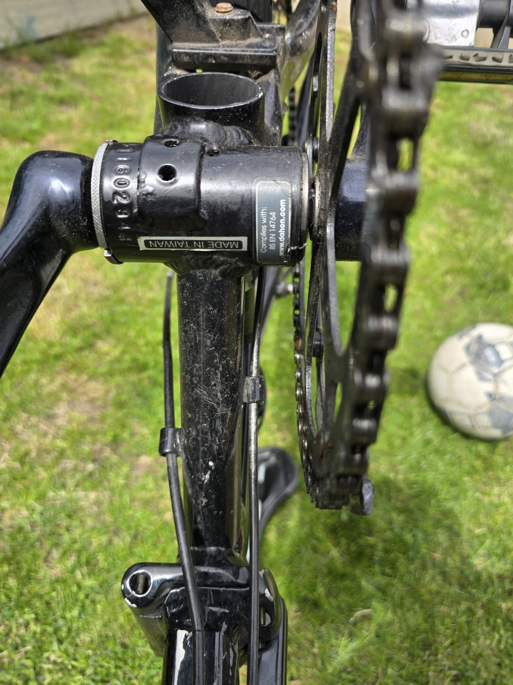DAHON Vitesse D8 Folding bike, 8 Speed,Black,Rideable, need some minor repairs