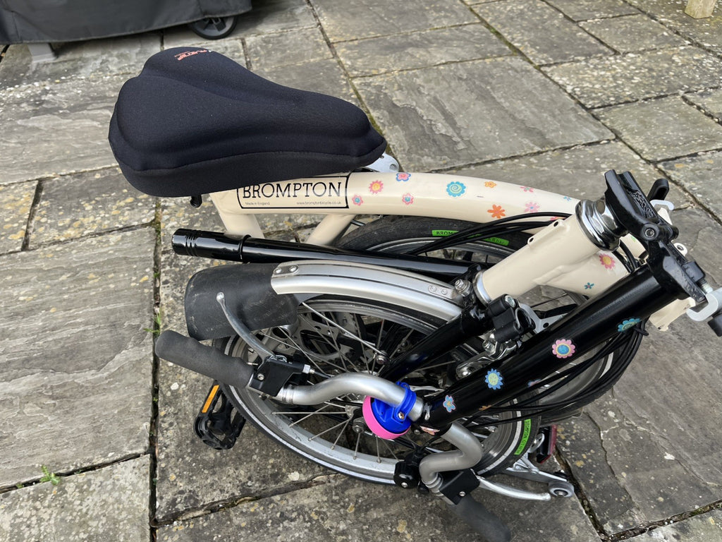 Brompton folding bike ivory 2007 very good condition with carry bag