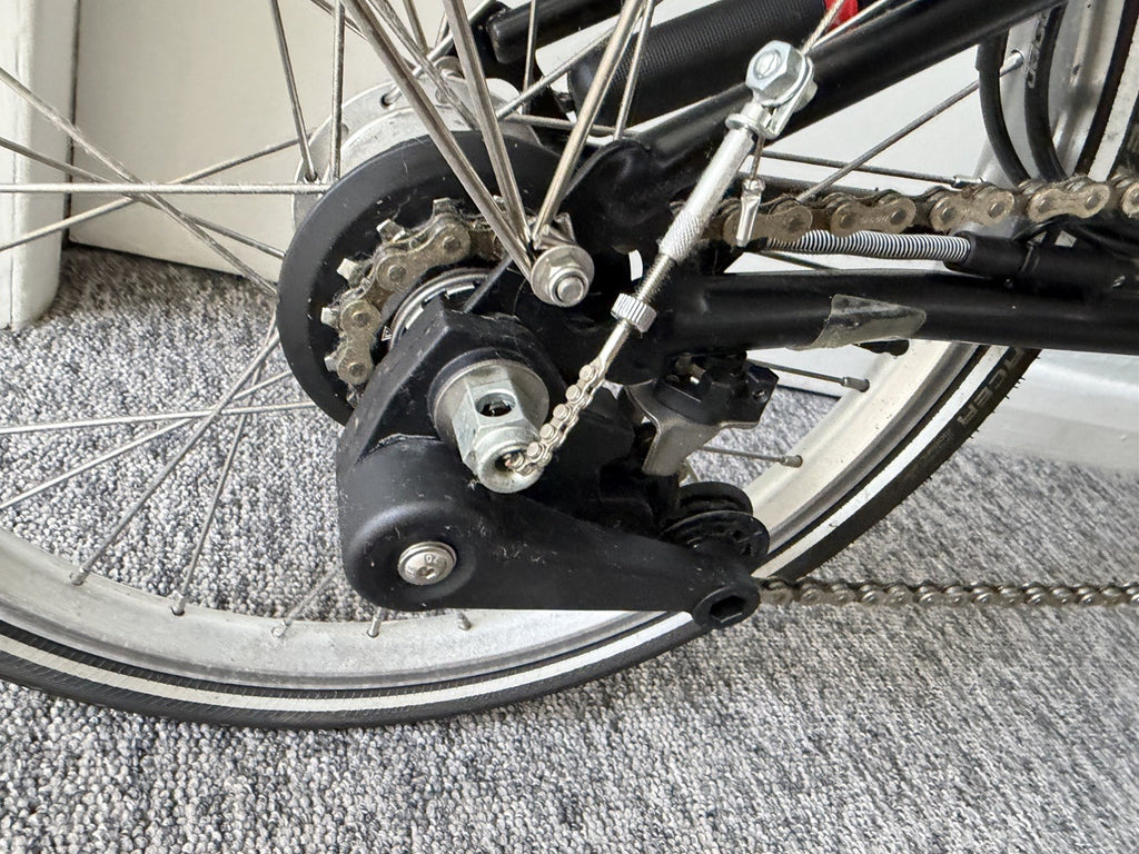 Brompton C Line M6L (6 Speed) folding bicycle - Black (EXCELLENT CONDITION)