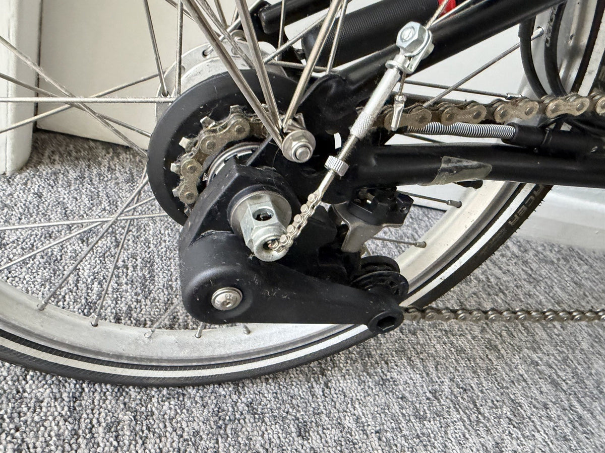 Brompton C Line M6L (6 Speed) folding bicycle - Black (EXCELLENT CONDITION)