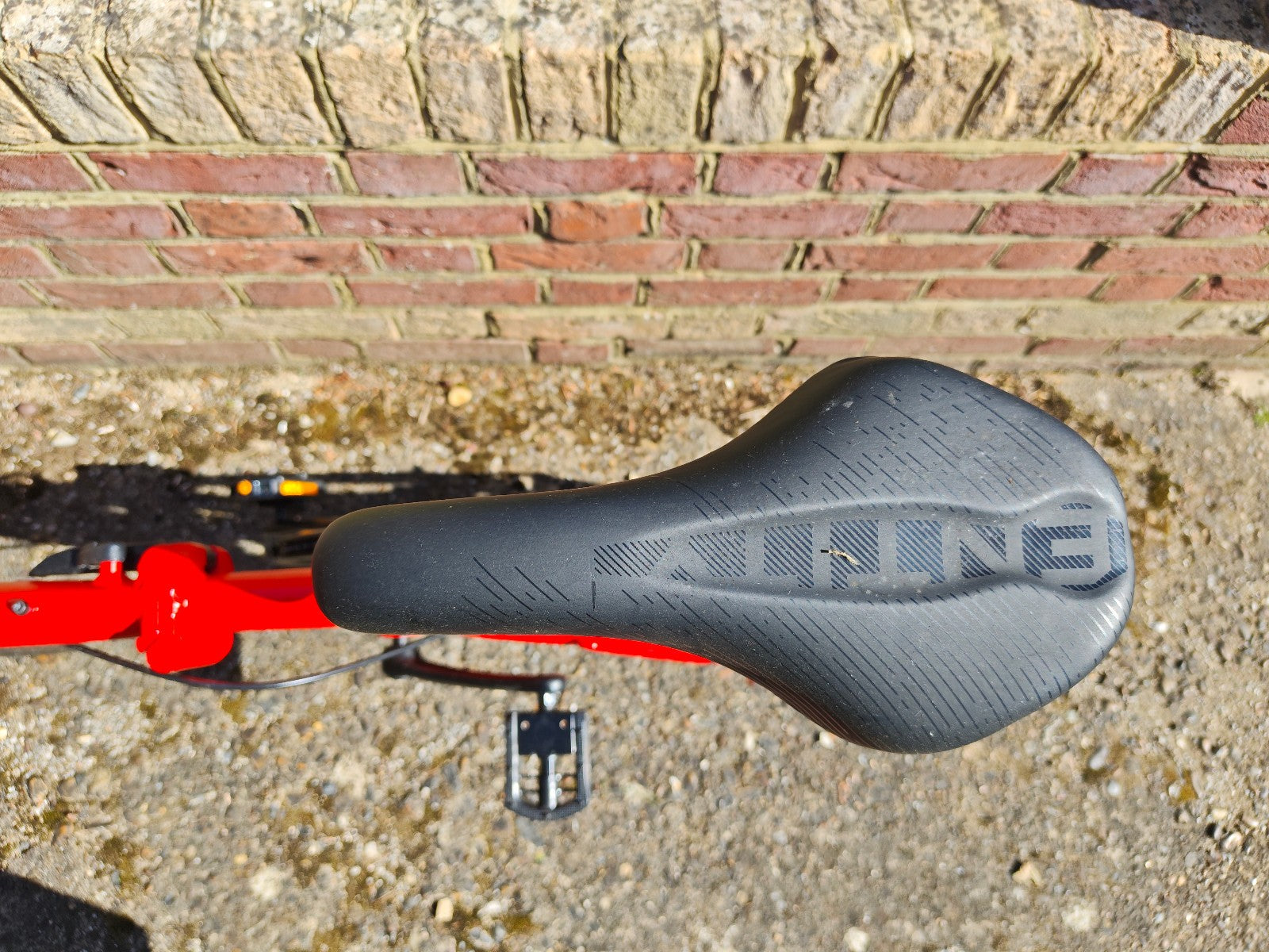 Carrera Intercity Disc 8-Speed Folding Bike great condition