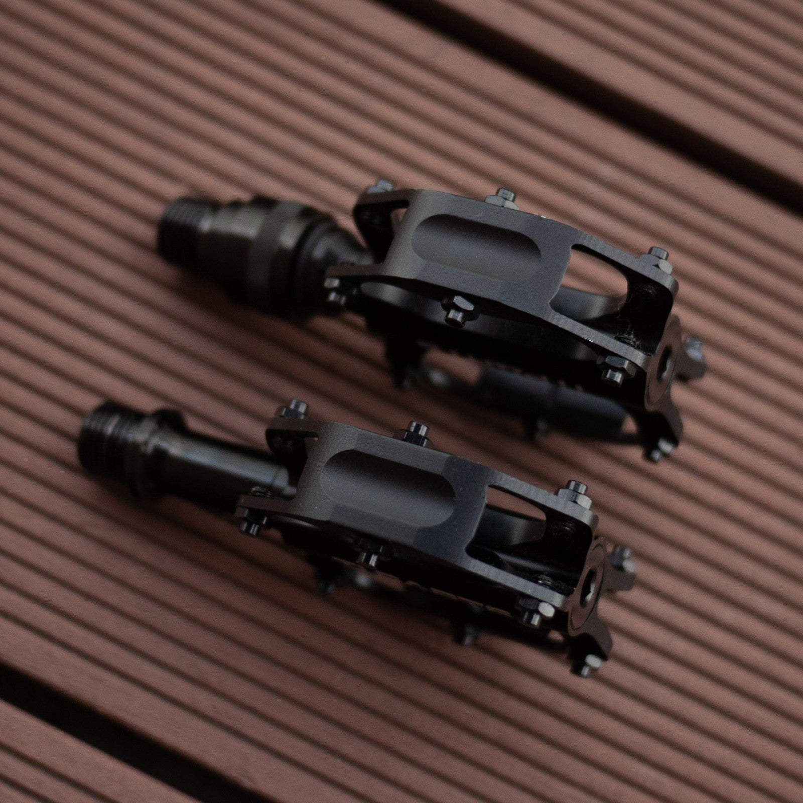 Brompton Ti Parts Workshop Titanium Axle Mini Pedals Black Single QR H&H Holder
