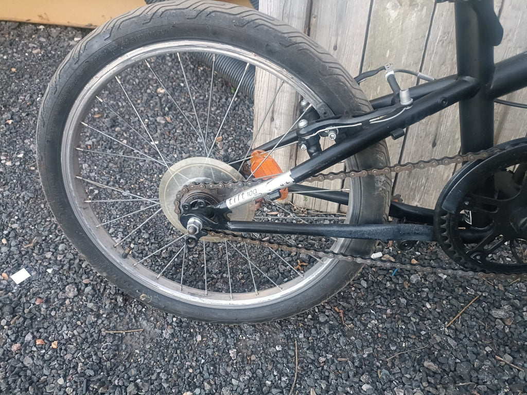 Decathlon B'Twin Folding Bike read in information