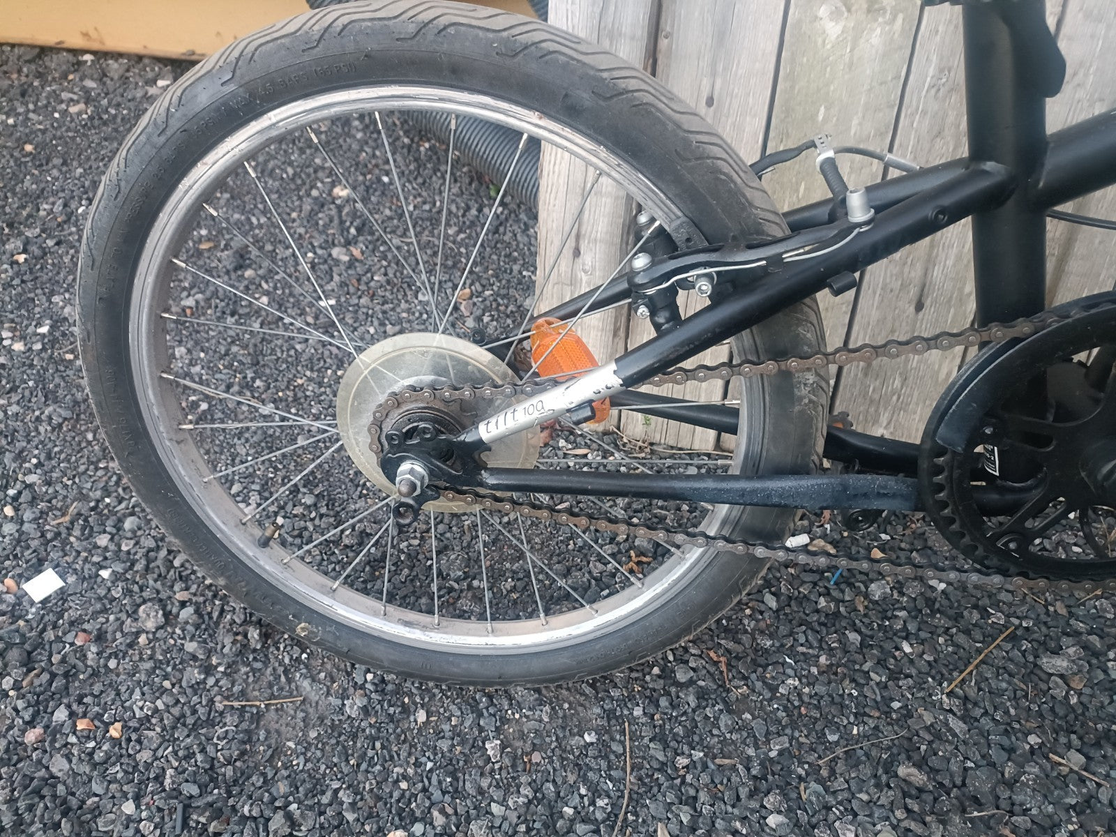 Decathlon B'Twin Folding Bike read in information