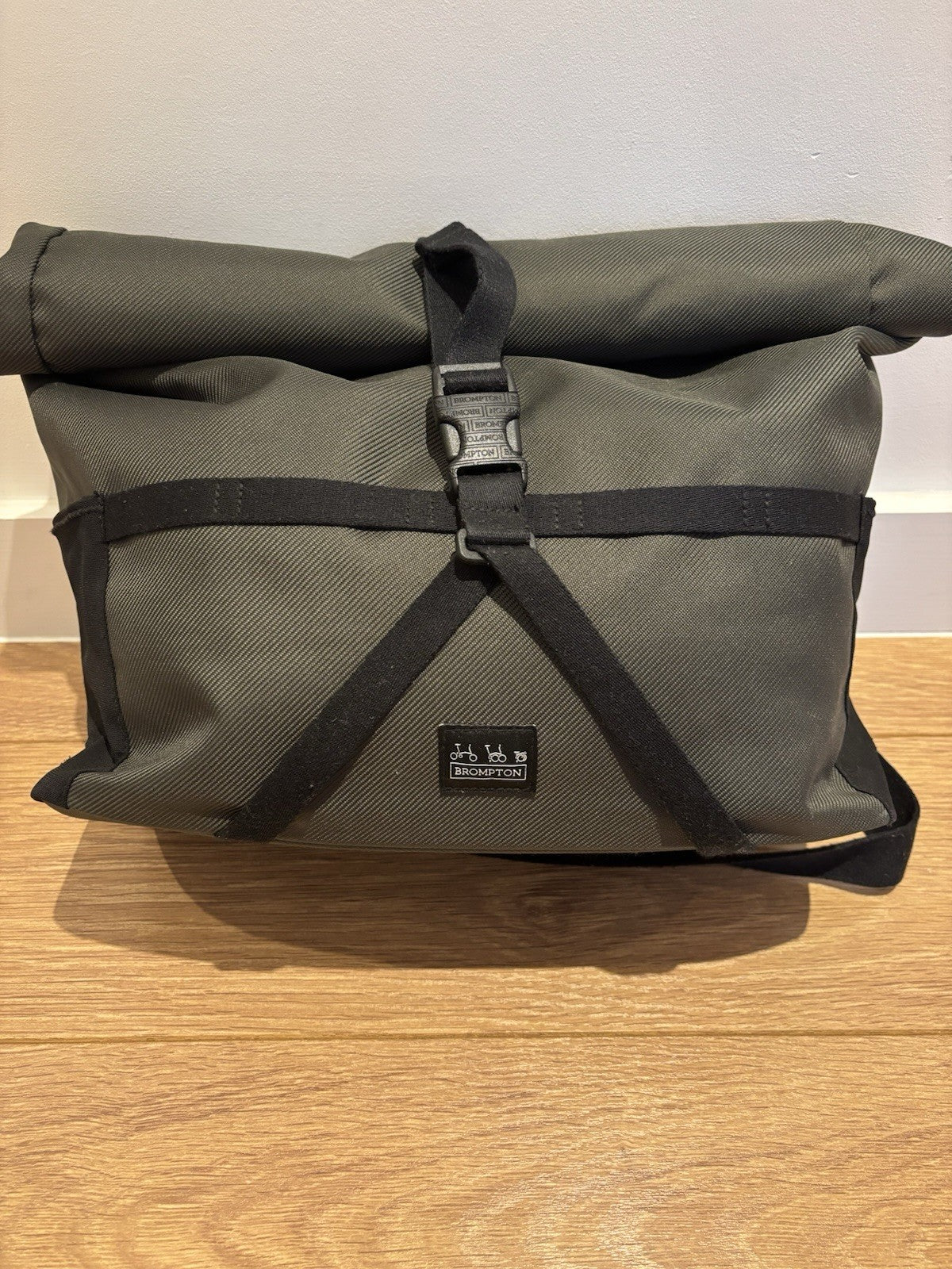 Brompton Borough Roll Top Bag Medium, Olive Green