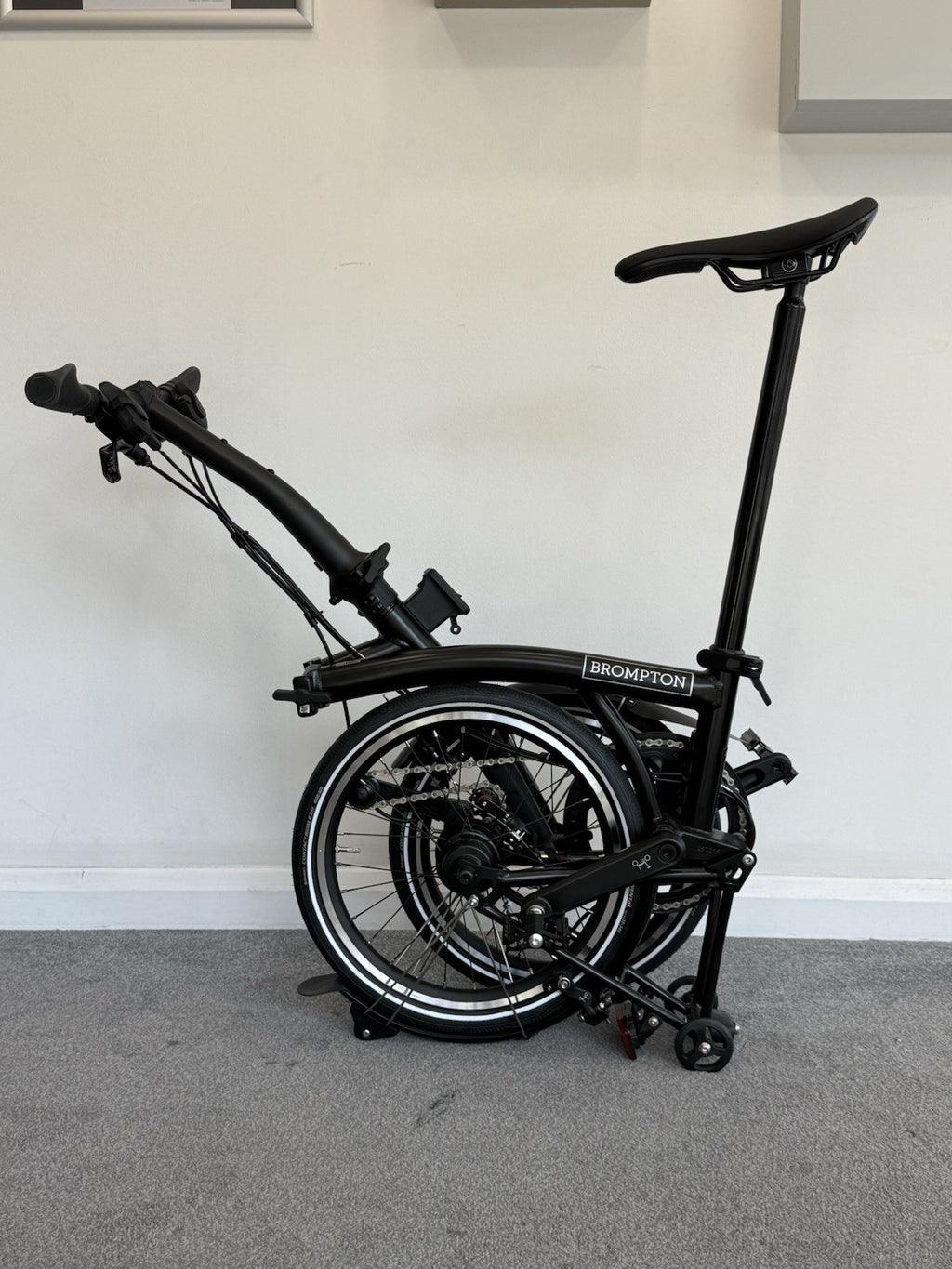 Brompton Folding Bike 12 Speed P Line Low Bar Excellent Condition Black Colour