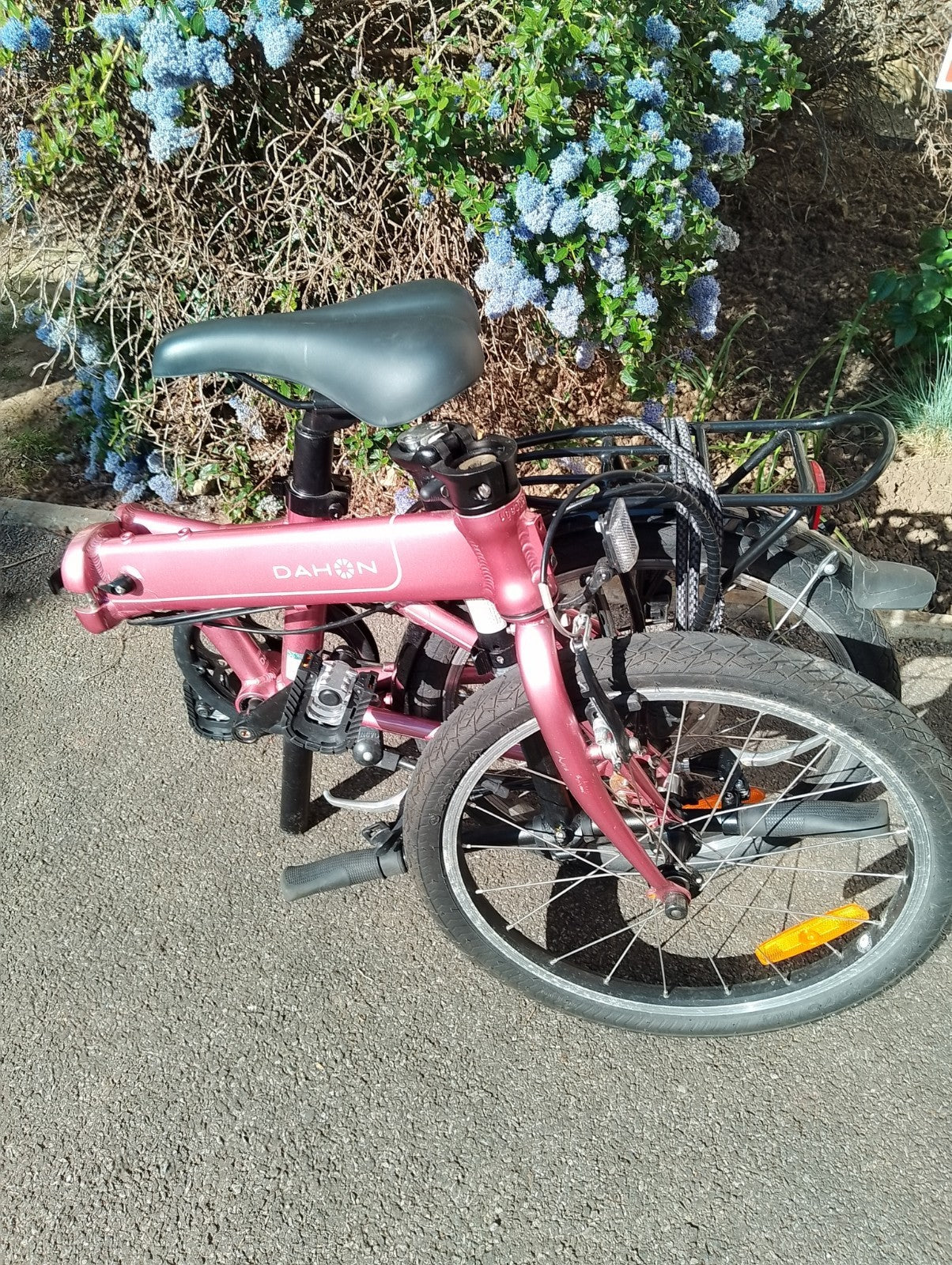 Dahon Mariner D8 Folding Bike - 20" Wheel - Pink