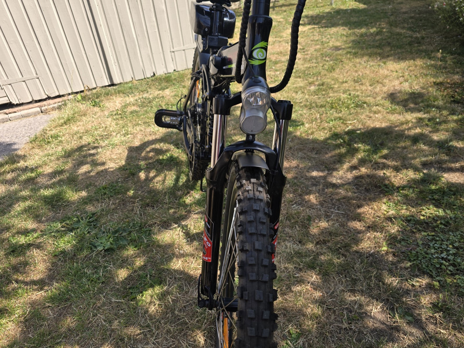 Folding Mountain Bike With Full Suspension. 250 watt, 25 to 35mile range