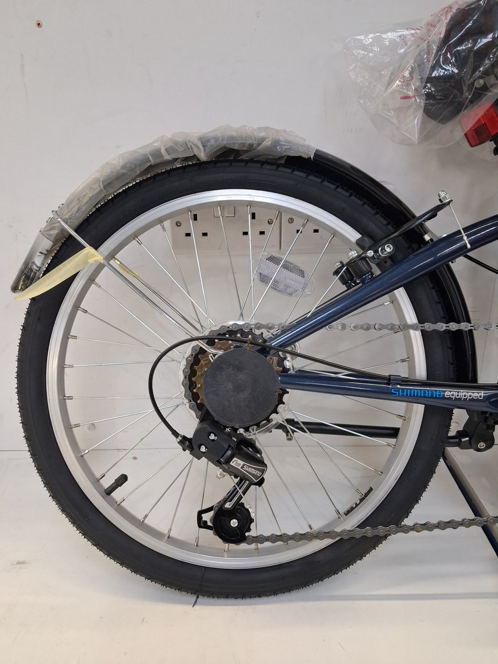 Apollo Transport Compact Folding 20" Wheels Steel Frame 6-Speed Bike - Navy A