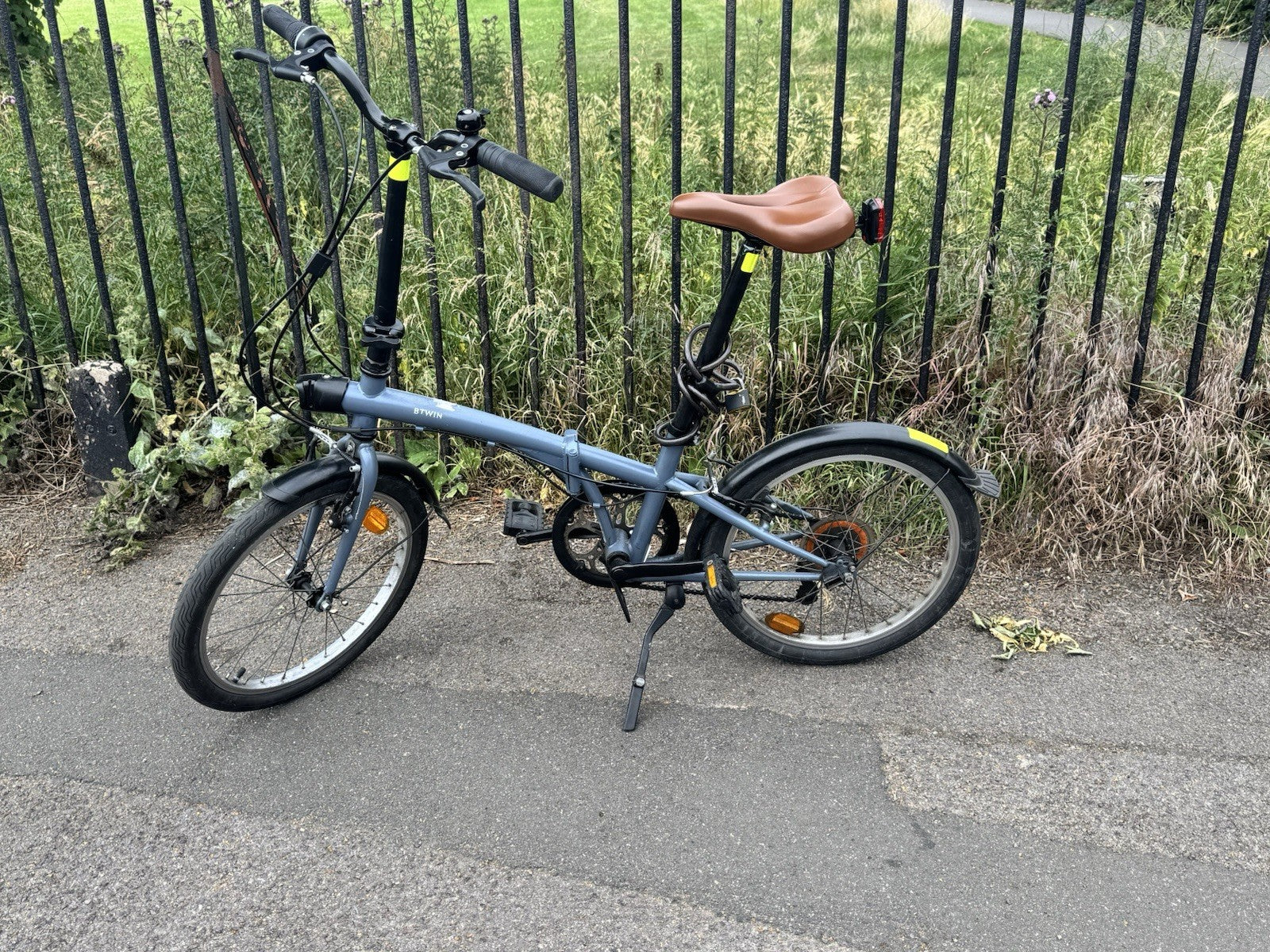 B'Twin Tilt 120 Folding Bike - Grey - in excellent condition