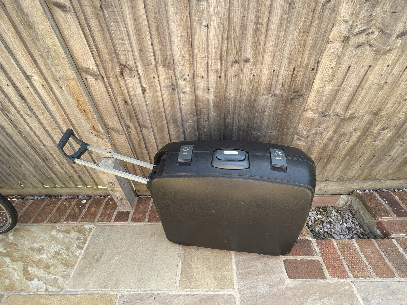 Airnimal Joey Explore 3x8 SRAM Dual Drive  Travel Case/many extras included