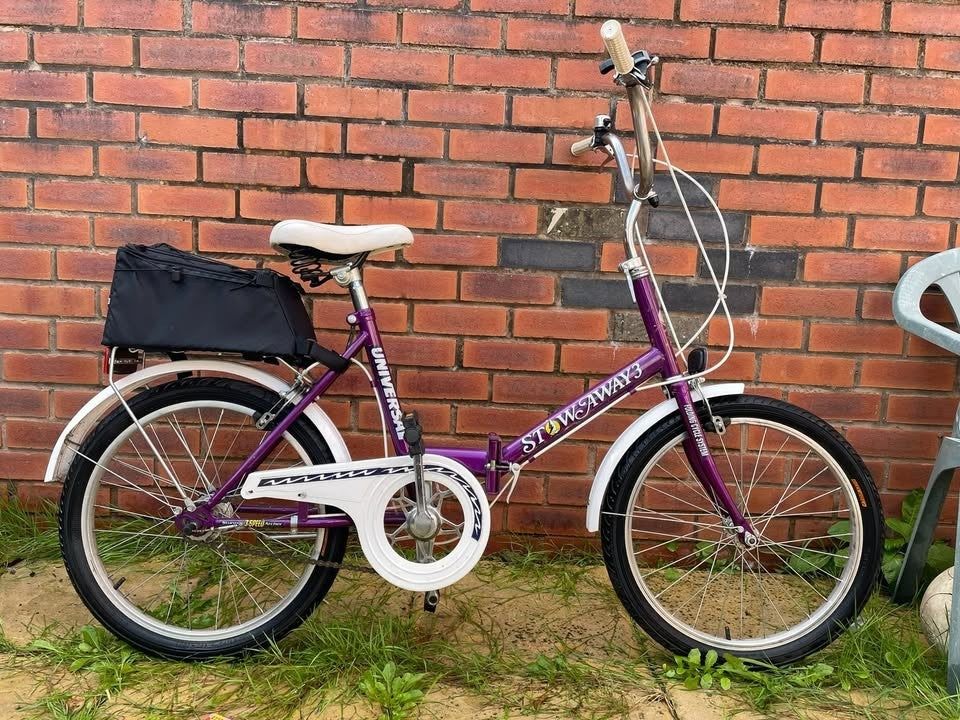 2 x Bikes for Cheap Sale (Universal Stowaway 20' Folding) (Apollo Chaos BMX 20')