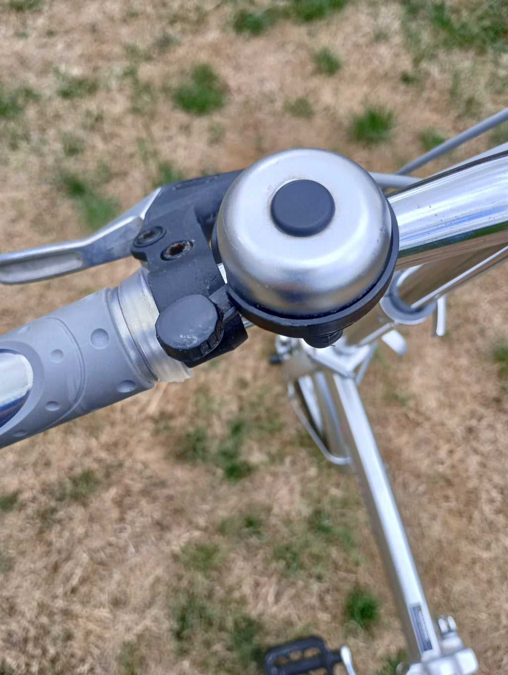 Active 20in Silver Folding Bike 6-Speed Shimano Grip Shifter V-Brake Rear Rack