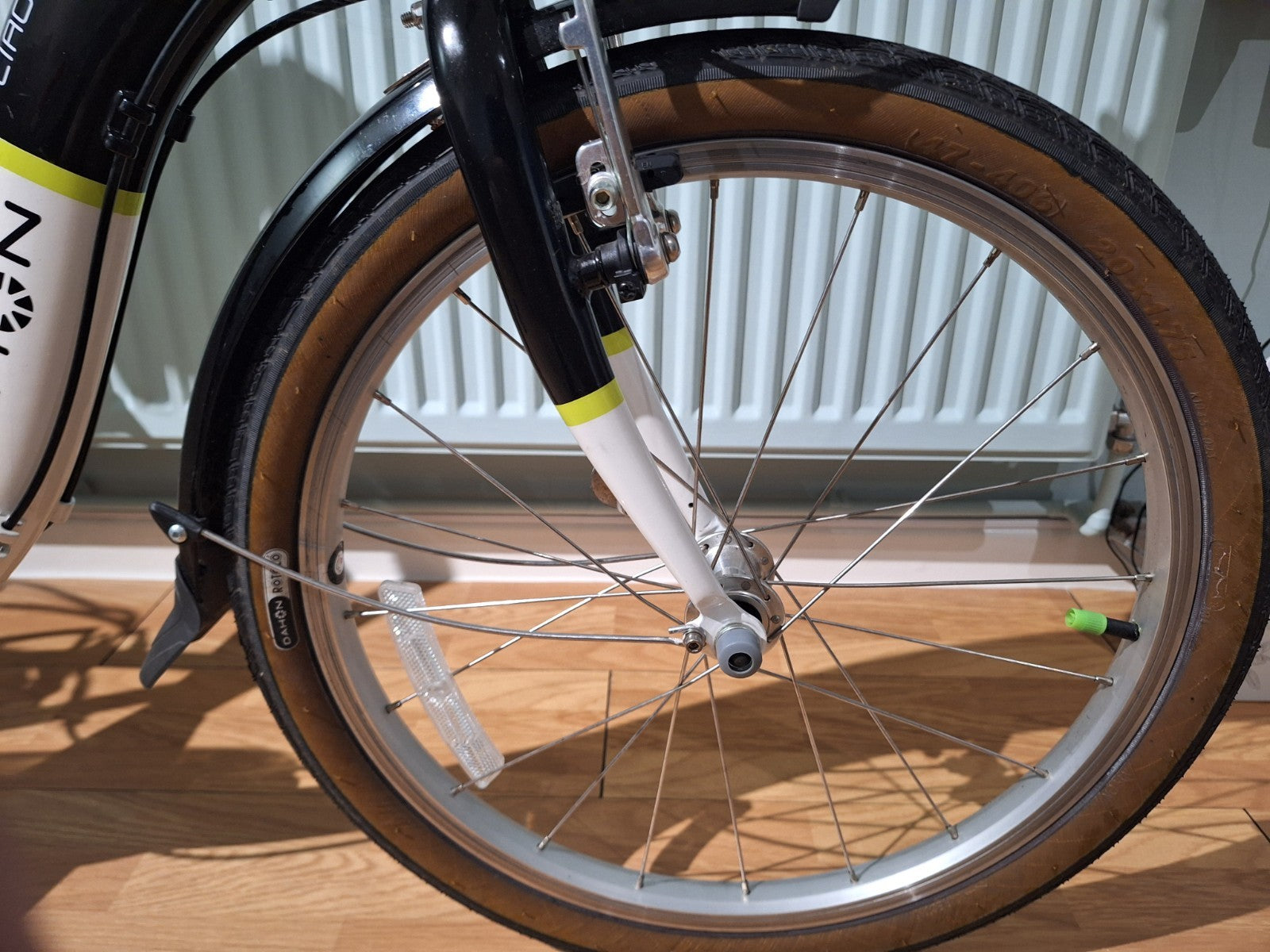 Dahon Ciao Unisex Folding 20" Wheel Bike with Rack + Mudguards  Carry Bag