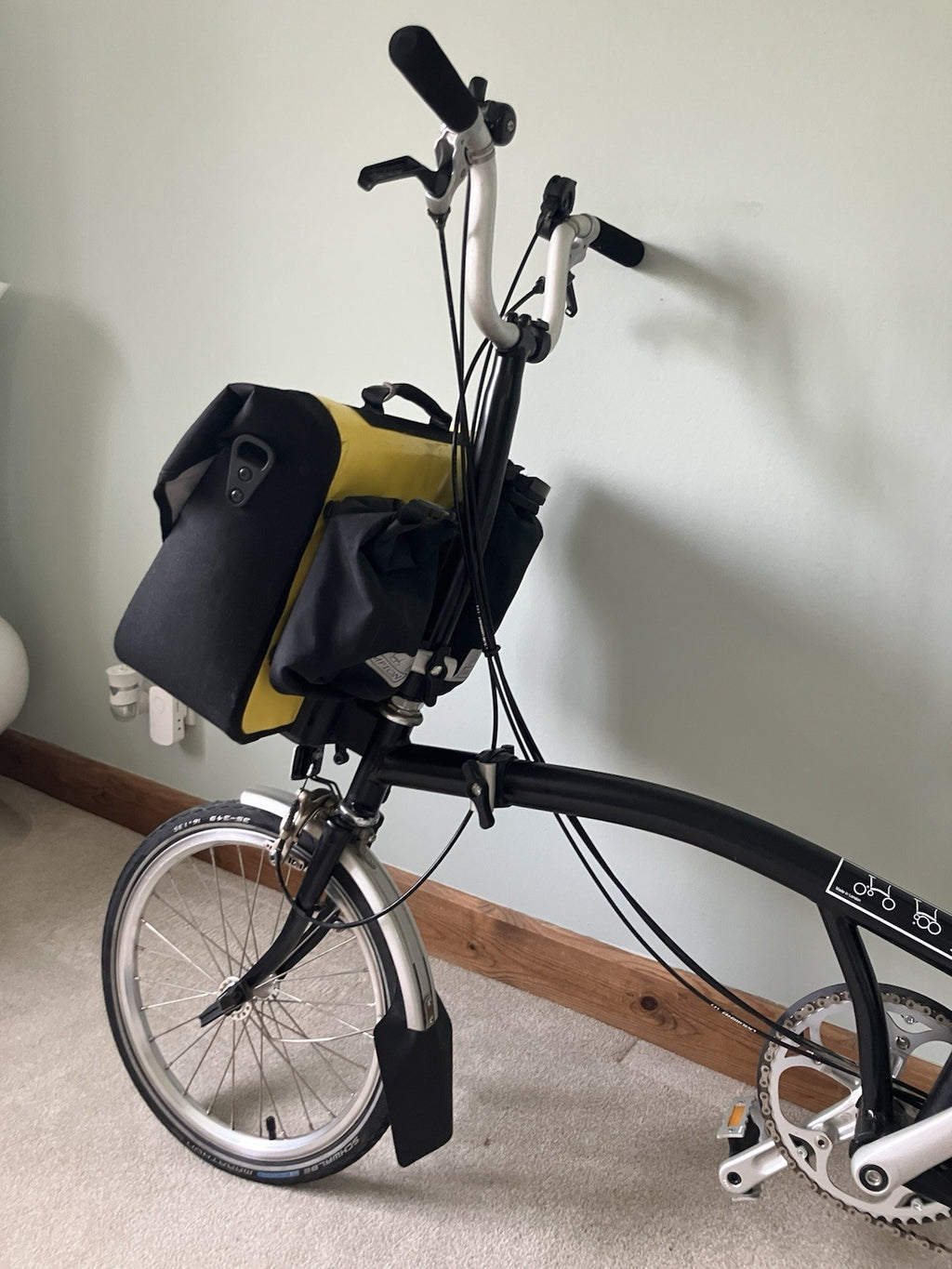 Brompton M6L 6 Speed Folding Bike Black – Only Ridden 3 Times + Ortlieb Bag