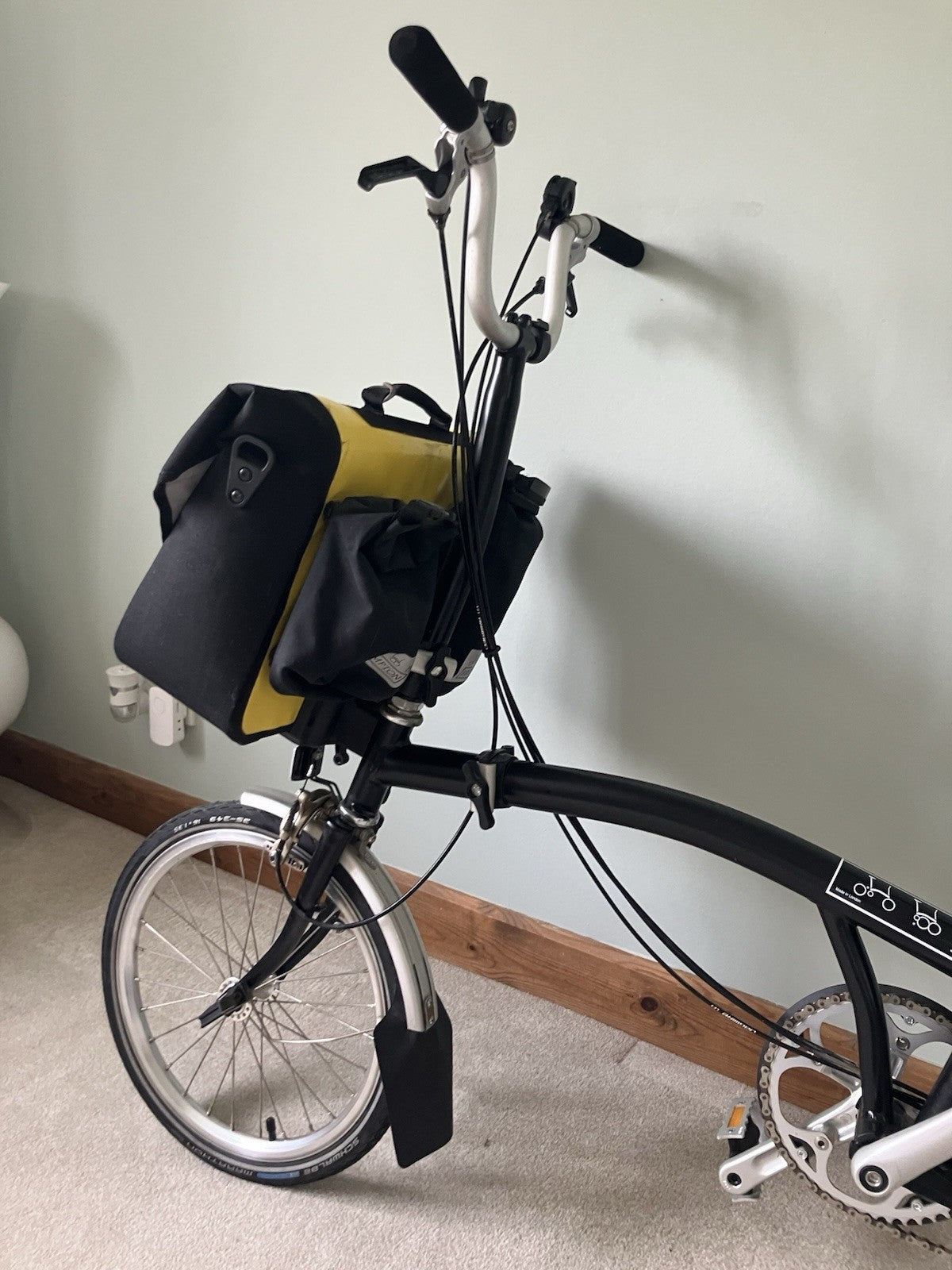 Brompton M6L 6 Speed Folding Bike Black – Only Ridden 3 Times + Ortlieb Bag