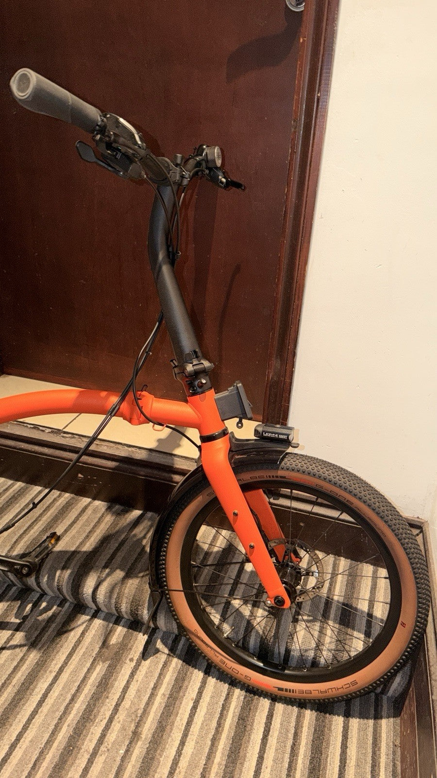 Brompton G Line 8-Speed Medium Adventure Orange Roller Rack – Only 10 Rides