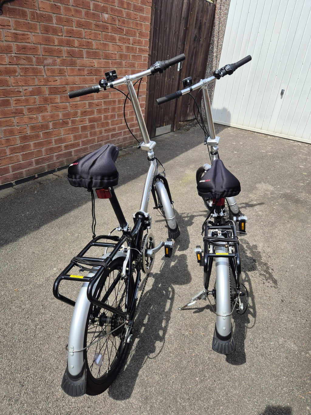 Apollo Aluminium 20in Folding Bike Silver/Black Mudguards Rear Rack V-Brakes