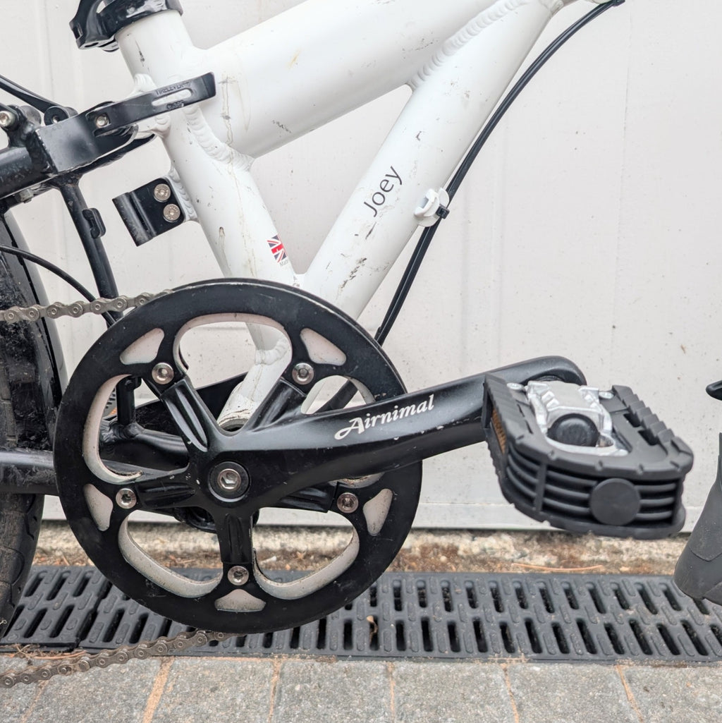 Airnimal Joey Sport Folding Bike - White - Great Mechanical Condition with Rack