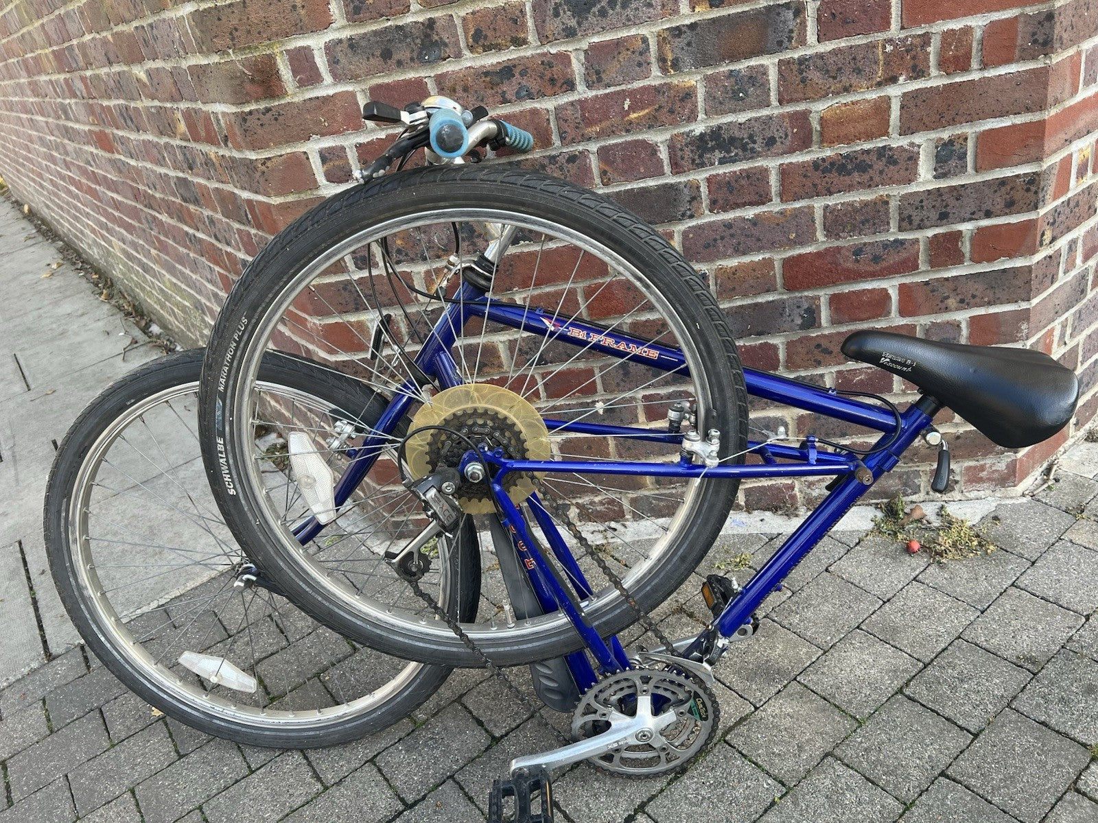 Montague Bi-Frame Folding Mountain Bike in very good condition- badged Rudge