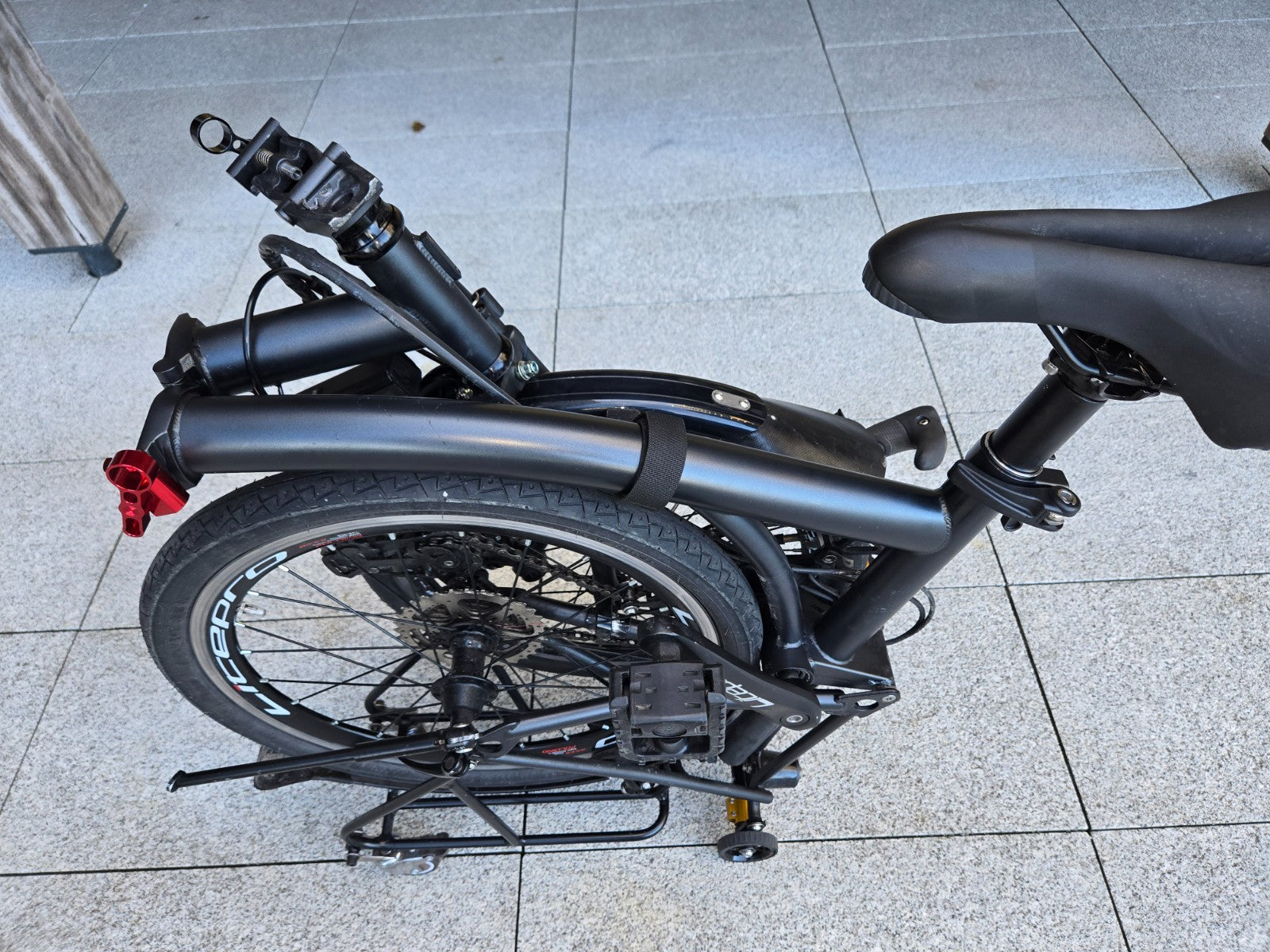 20" 9-Speed Shimano Tri-Fold Brompton-Style Folding Bike | Rare find!