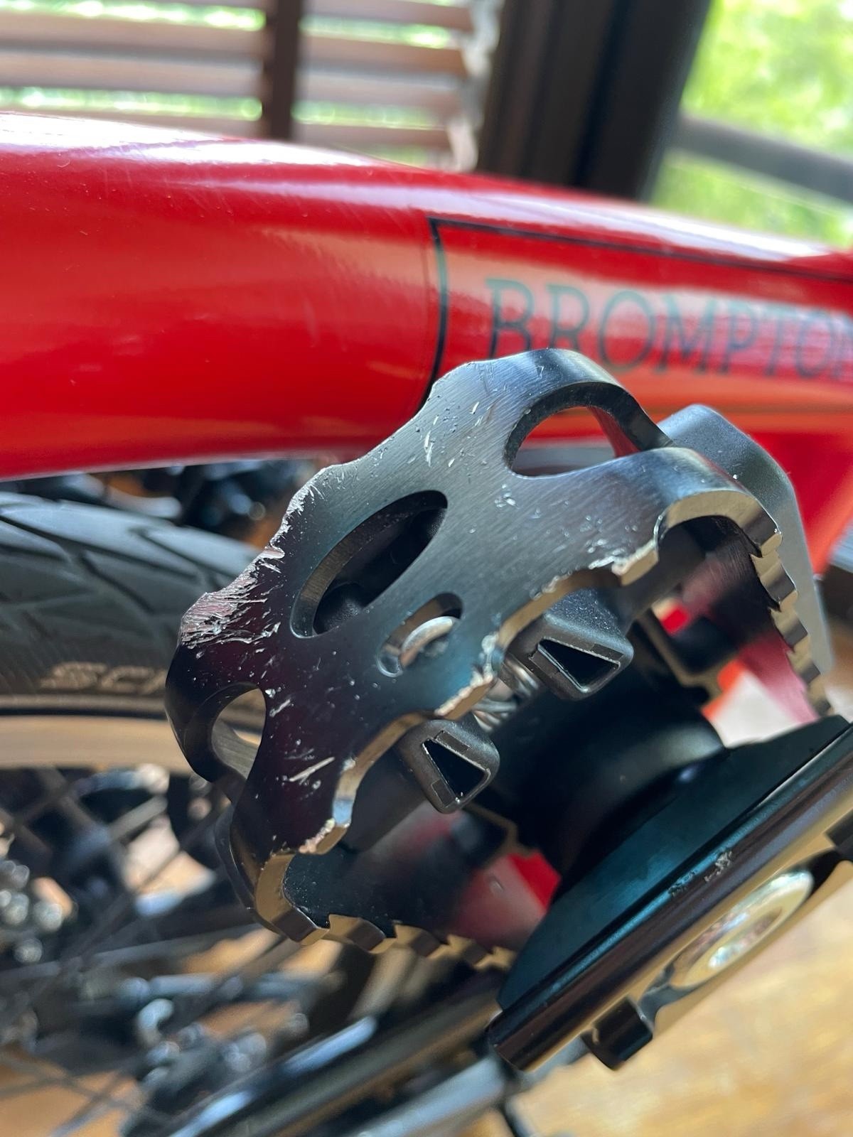 Brompton M6L Black Edition Rocket Red 6 Speed Dynamo Lights