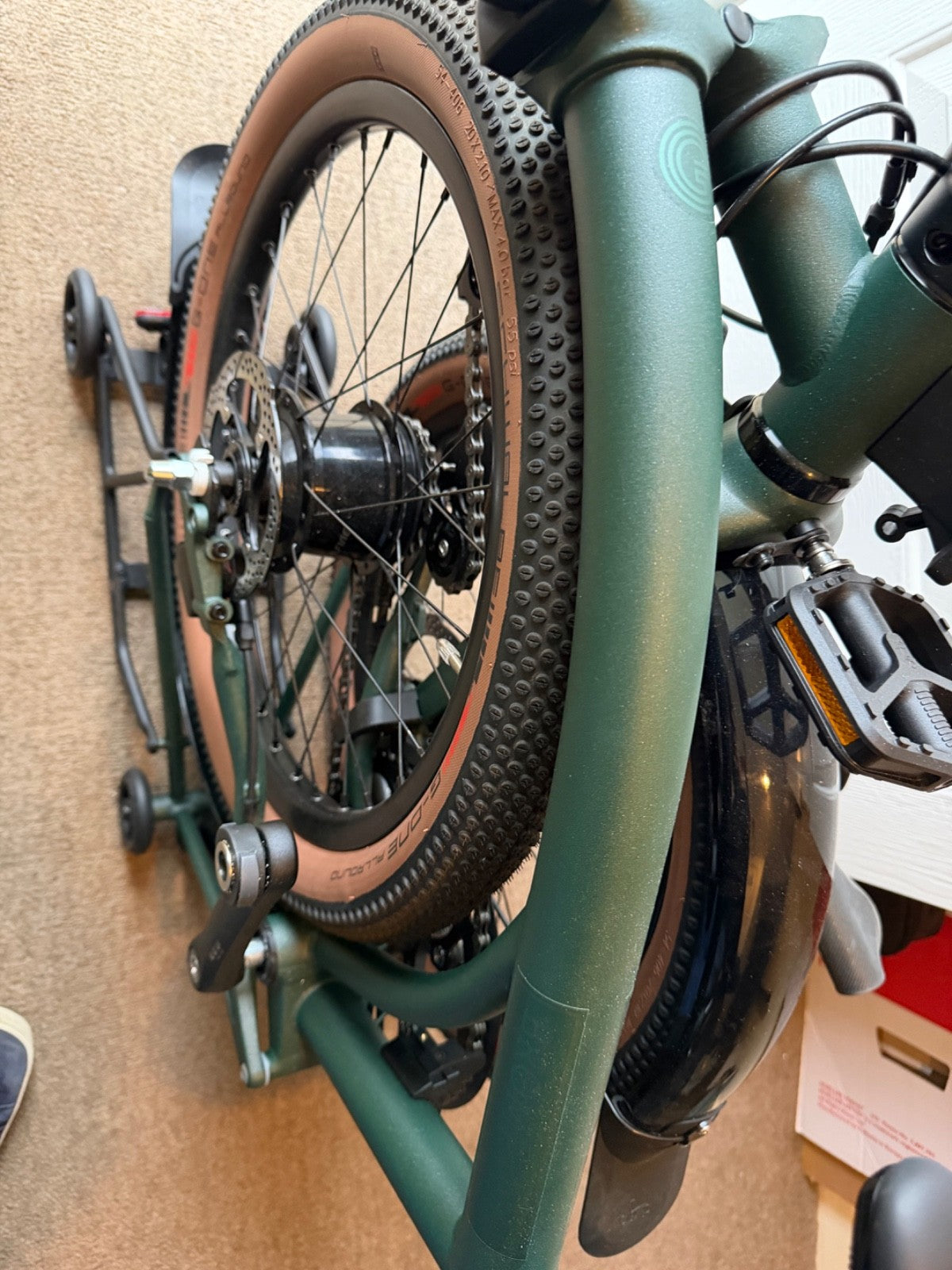 BROMPTON G-LINE 8-SPEED W/ROLLER RACK - FOREST GREEN - MEDIUM (07/2025)