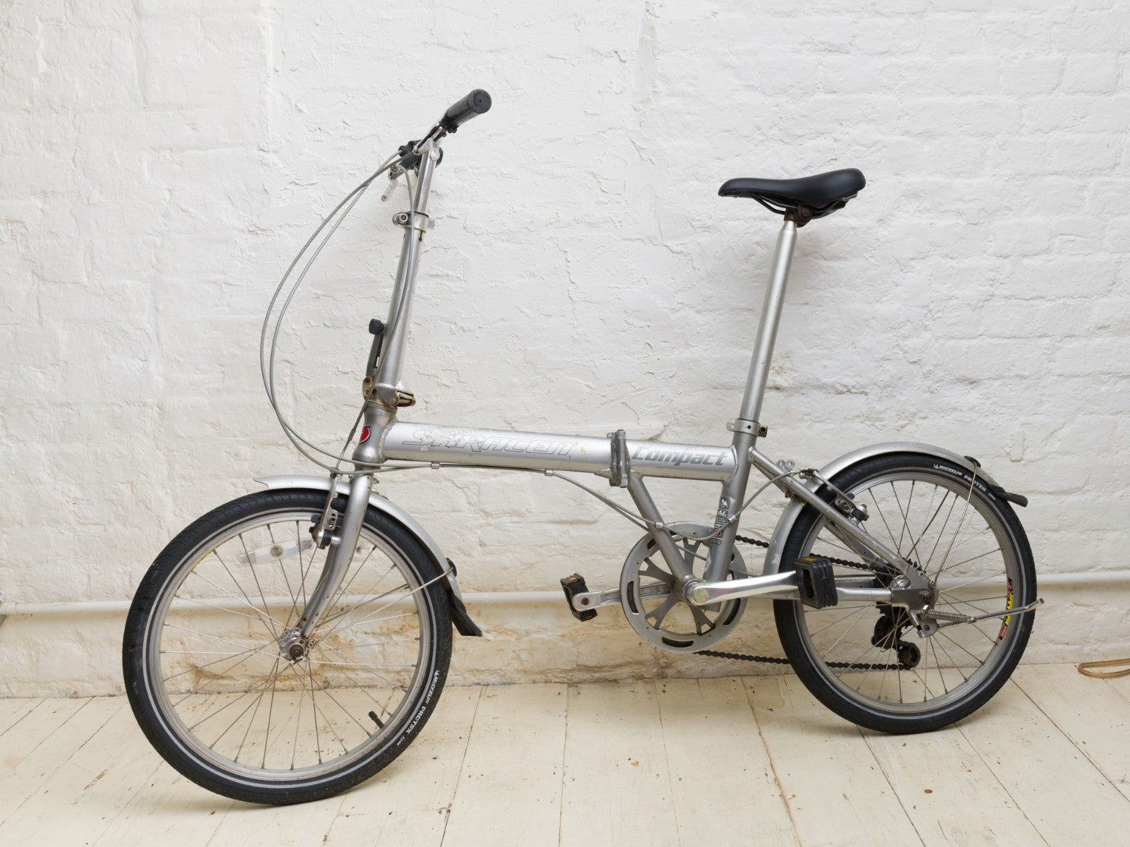 Saracen 20" wheel, 6 gear folding bicycle