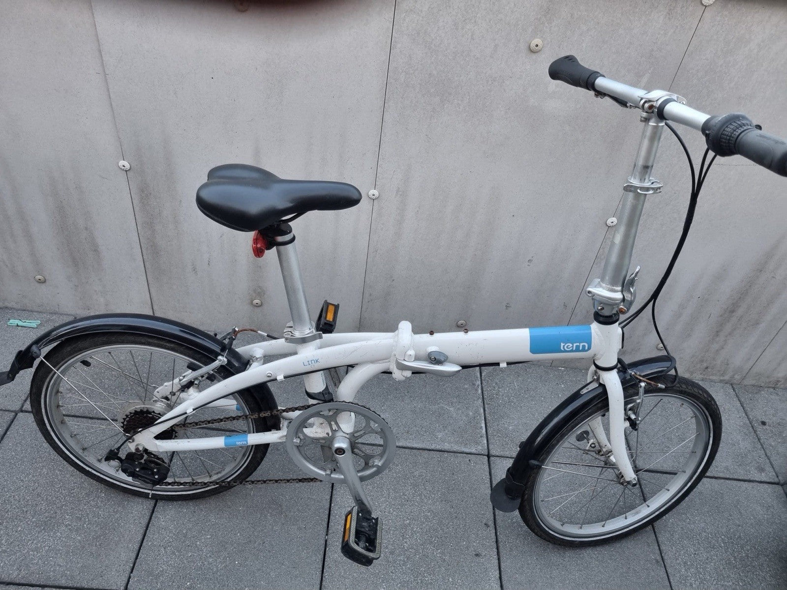 Tern 20in White/Blue Folding Bike Mudguards Kickstand Grip Shifter