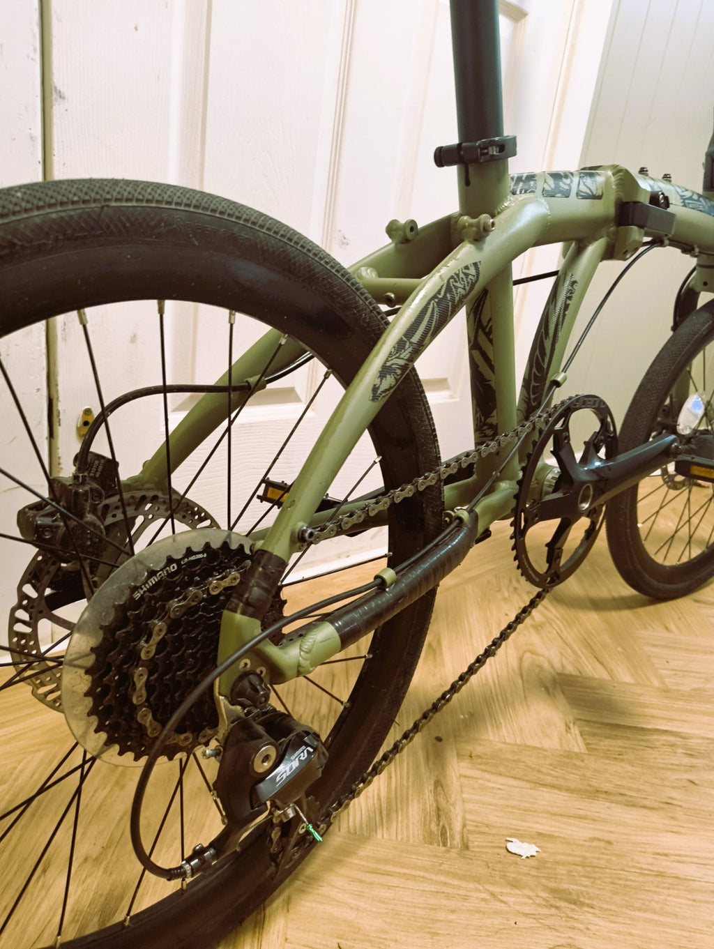 Carrera Intercity Disc 9-Speed Folding Bike, disc brakes, bike bag, low miles.