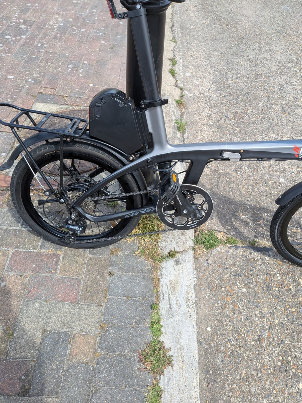 Furo Carbon POWERED Bike, Foldable,High Spec, Delivery Possible