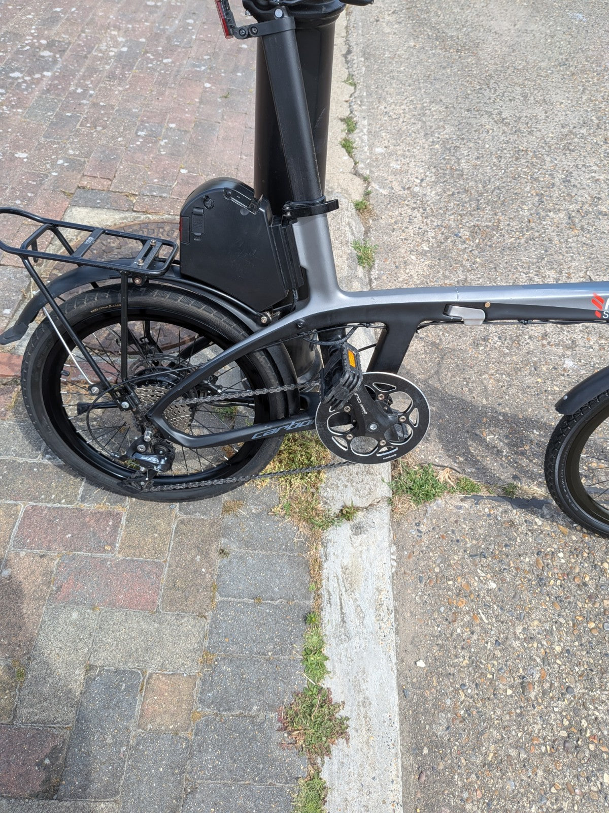 Furo Carbon POWERED Bike, Foldable,High Spec, Delivery Possible