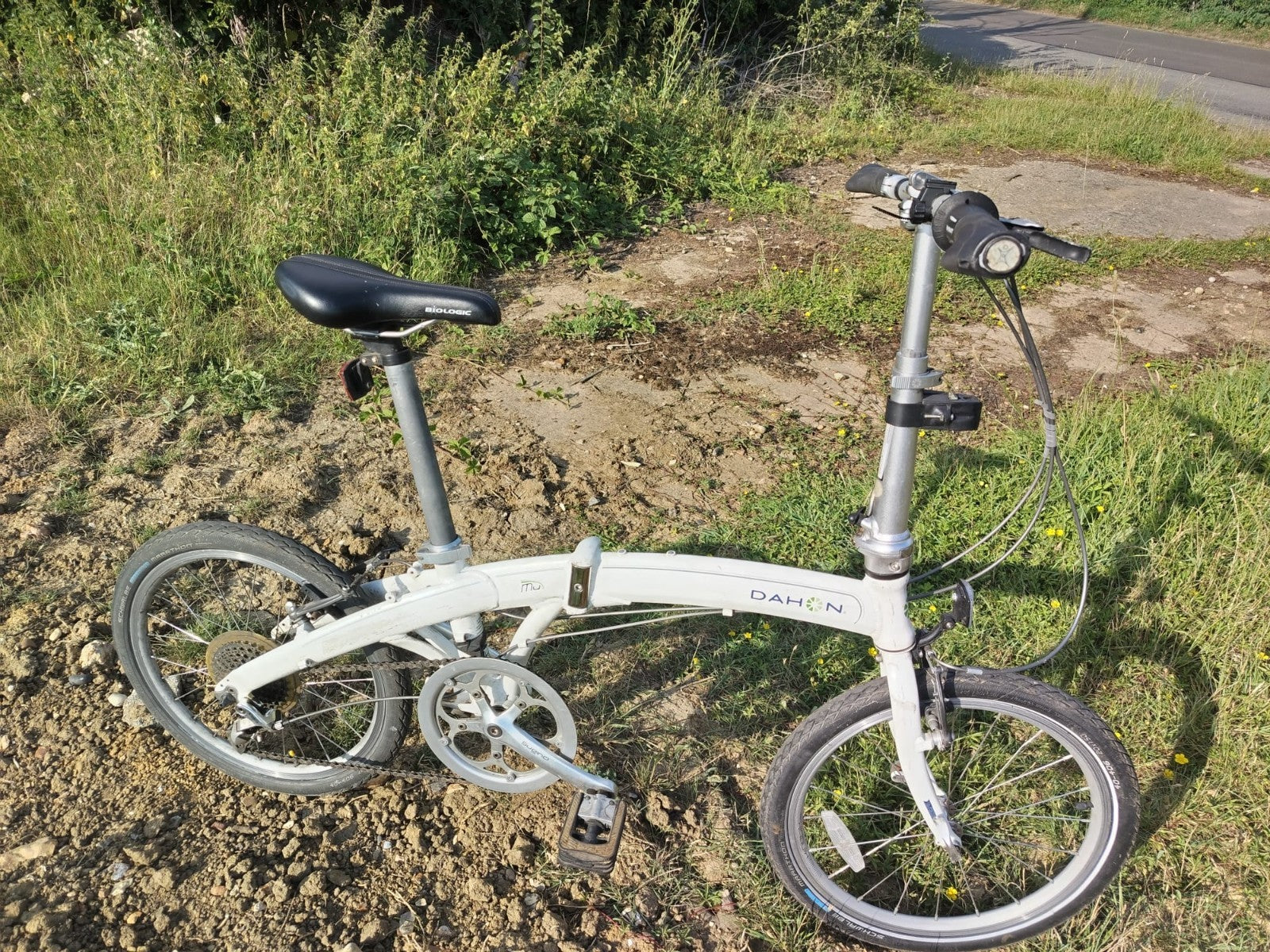 Dahon Mu P8 Folding Bike Cycle White Aluminium Frame 8 Speed 20" Wheel Serviced