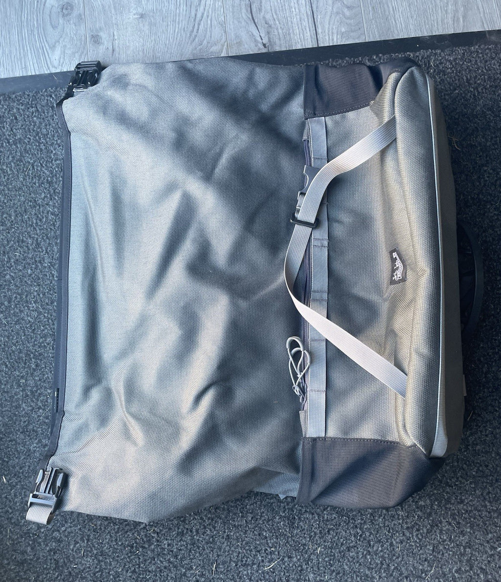 Brompton M6R Battery lighting (6 speed) - Borough roll top bag inc. 2021