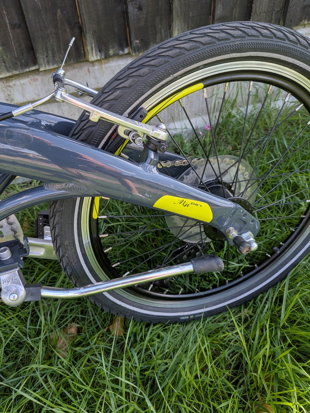 Dahon Mu P27 Folding Bicycle,27 Gears,20" Wheels,Carry Bag.Warehouse Find.2 Of 2