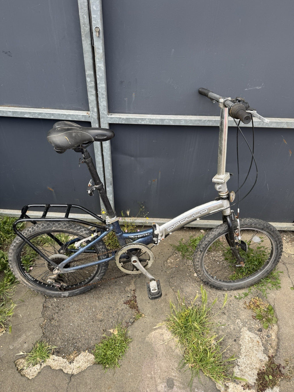 Apollo Transition Folding Bike with 6-Speed Shimano Gears