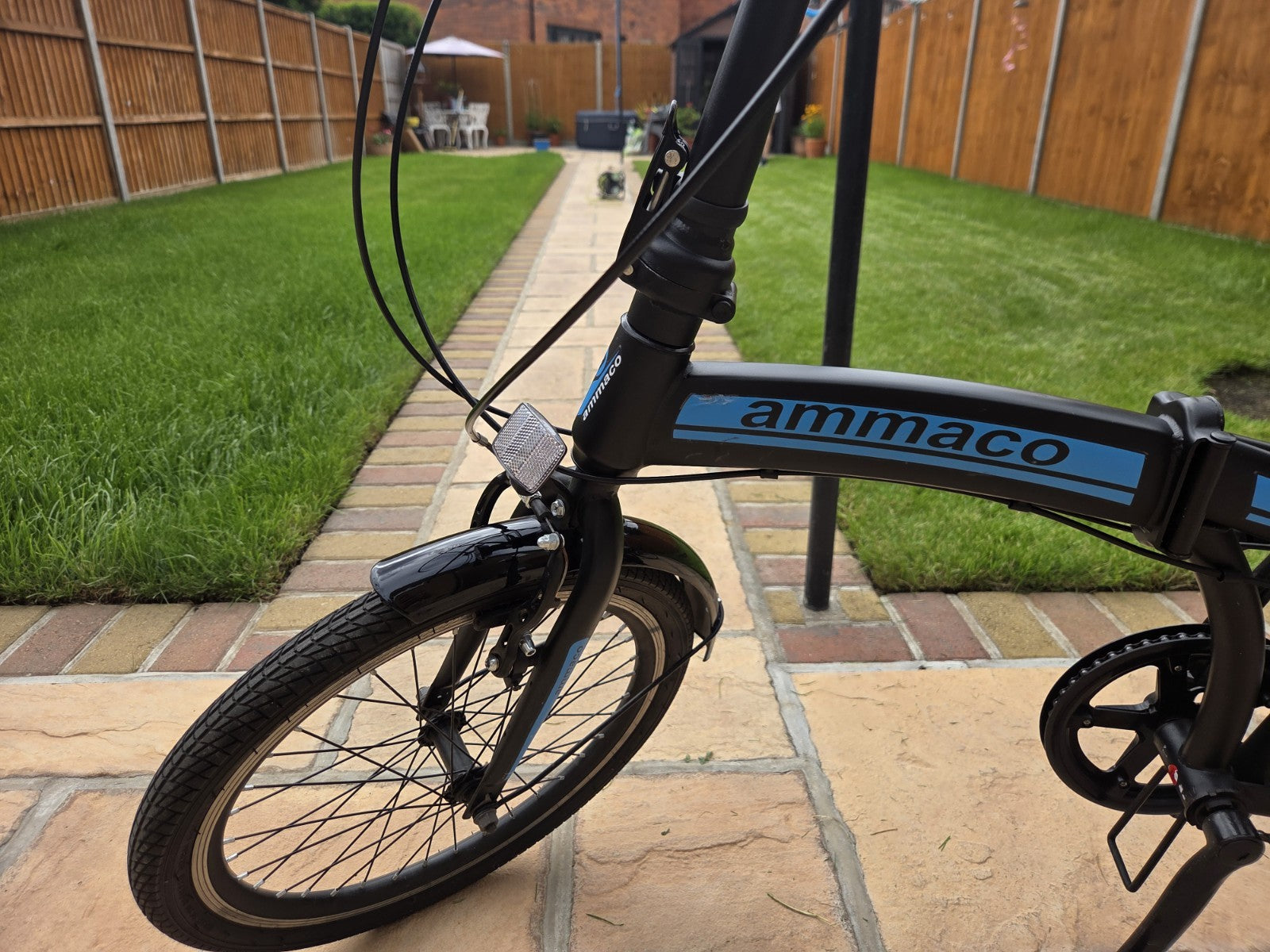 Ammaco Pakka Lite Folding Bike 20" Wheel 6 Speed – Black – Great Condition