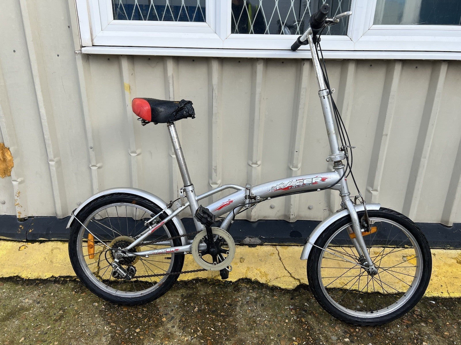 Aliminium Express Racer Folding Bike with 6gears (Need Some Repair)