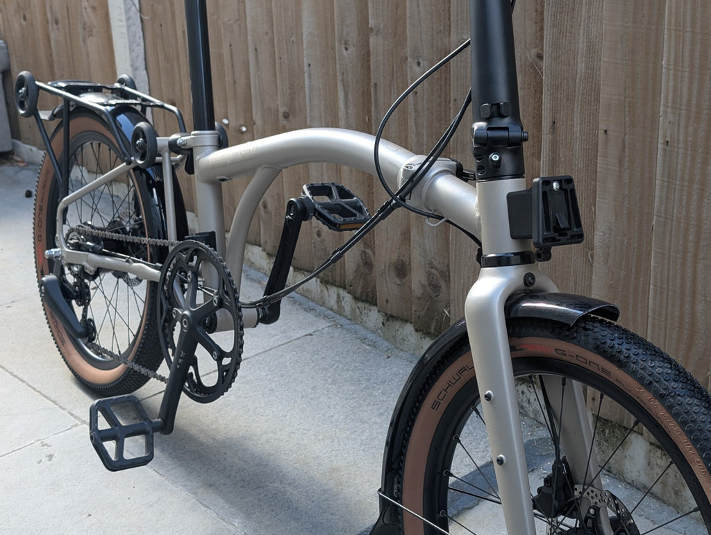 Brompton G Line Small Folding Bike 8-Speed, Traildust White w rack & mudguards