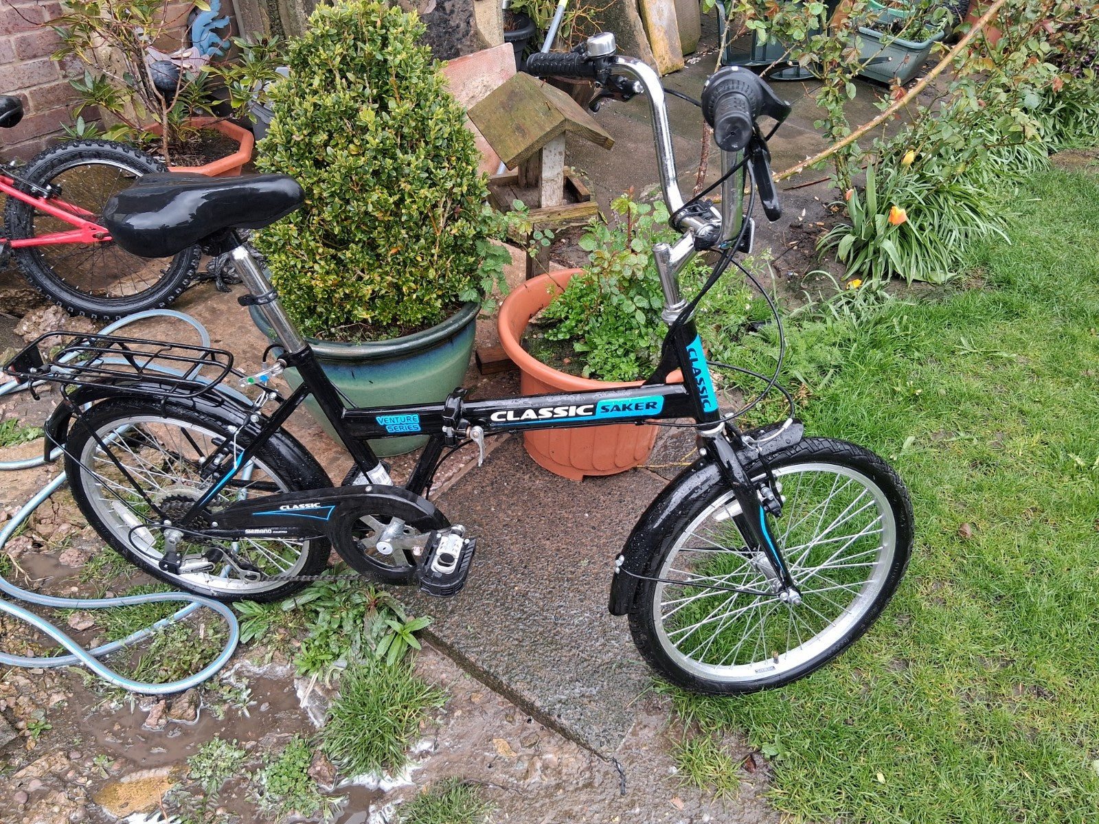Saker Classic Venture Series Folding Bike 6-Speed. Amazing Condition.