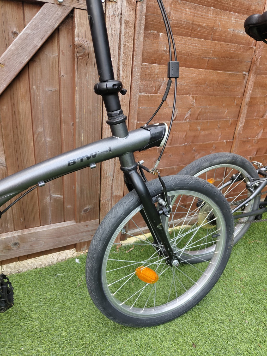 B'TWIN Folding Bike 20" Wheel - Compact Foldable Bicycle - Great Condition