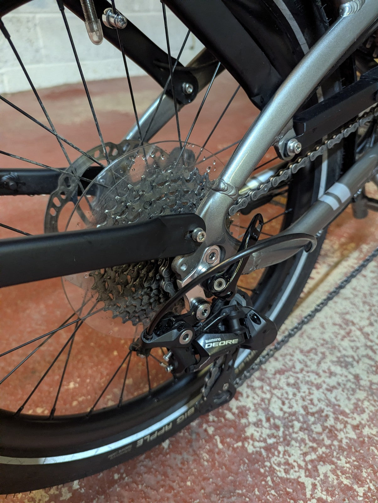 Tern Vektron S10 folding bike. Bosch Performance Line & Shimano Deore 10 gears