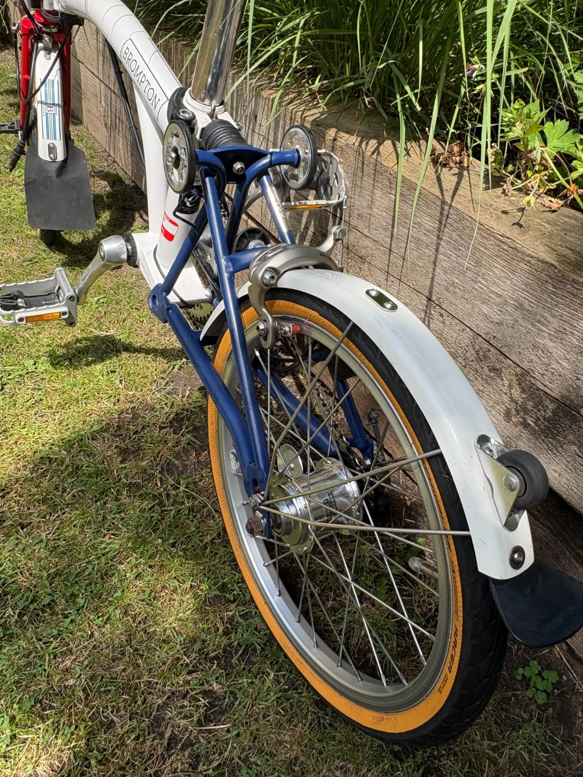 ARCC Electric Brompton Jubilee Limited Edition w/Carradice 25L City Folder Bag