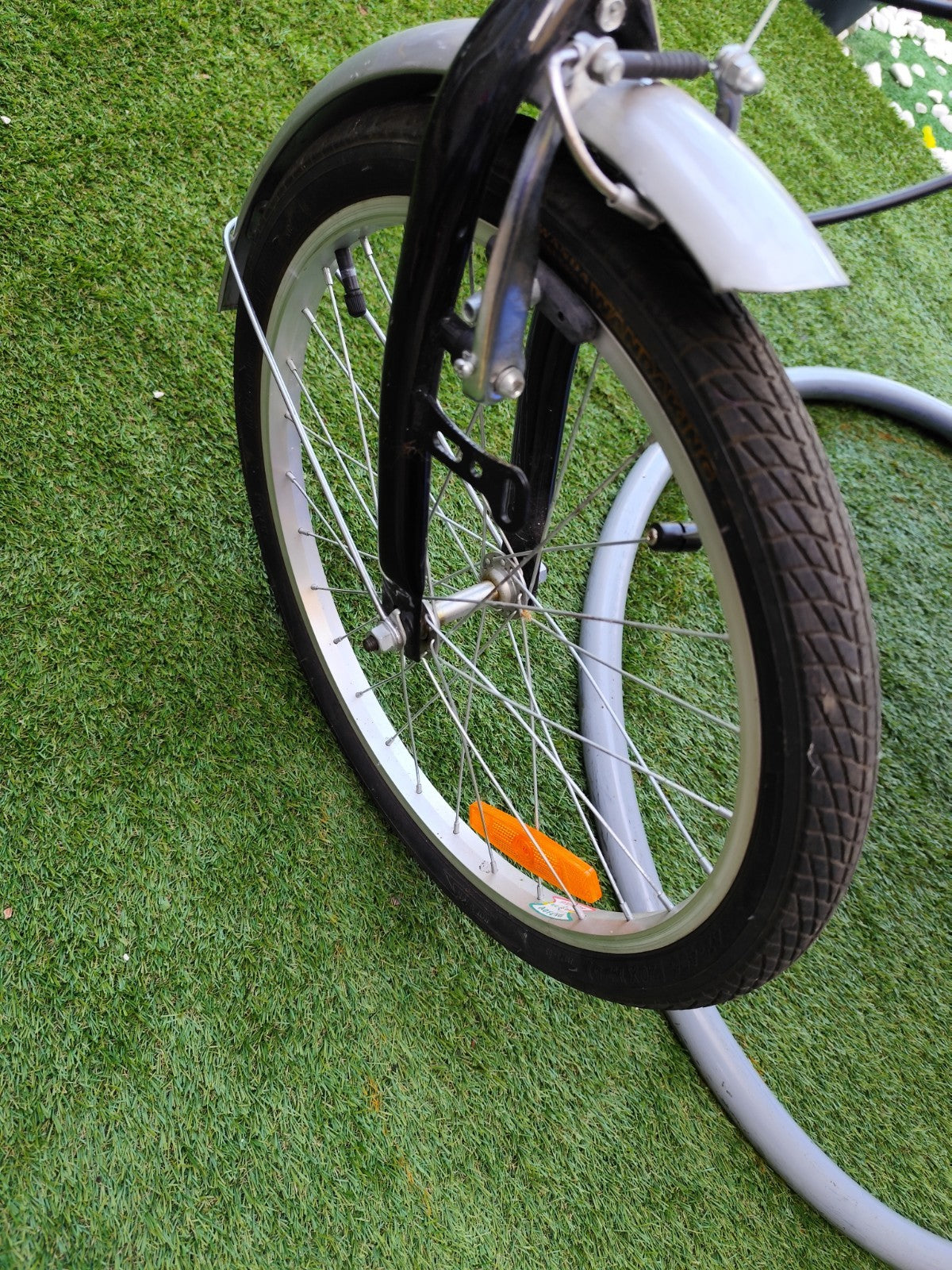 Bicycles4U folding bike .  Shimano 6 gears. See description