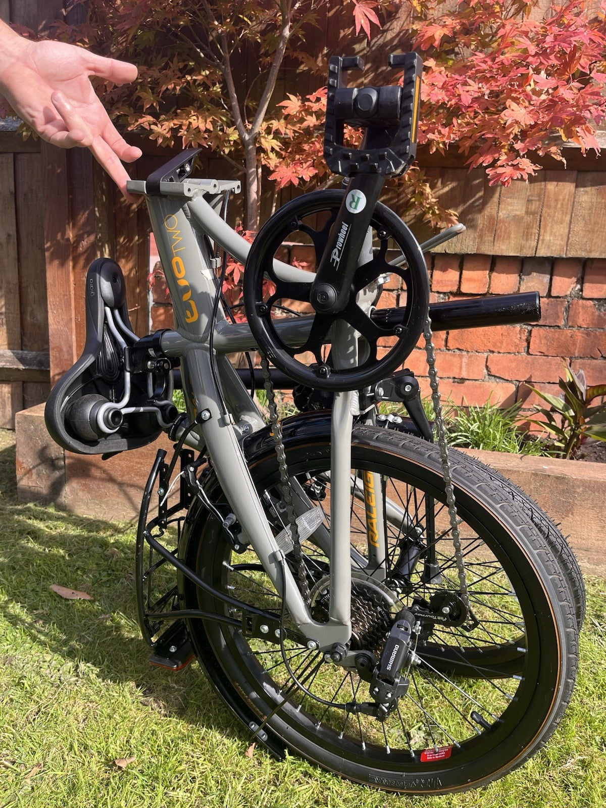 Raleigh Evo Two 20in Folding Bike Grey/Black, Rack Mudguards Reflectors