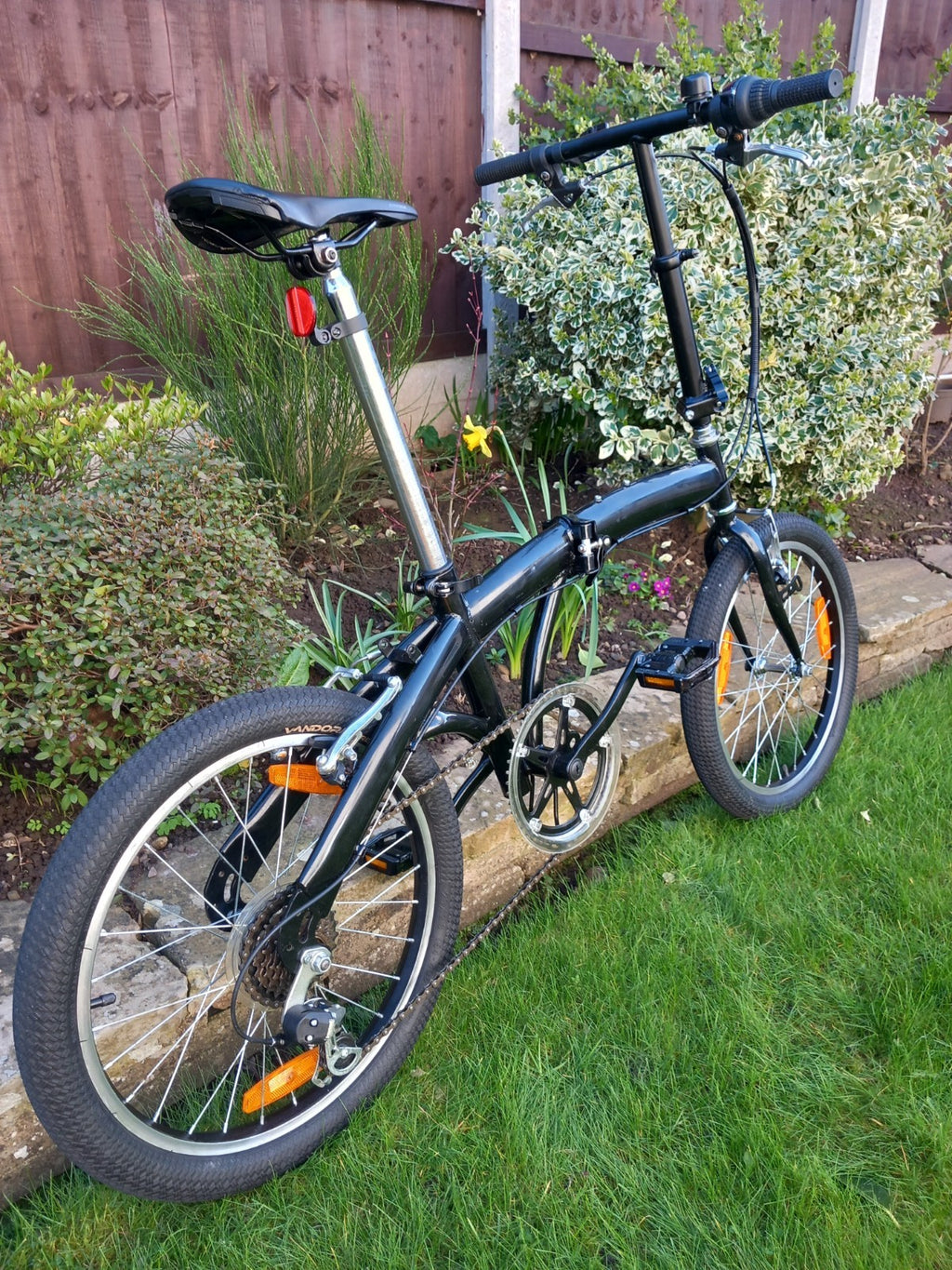 Folding Bike. 20-inch wheels. Very Good Condition. Plus Extras