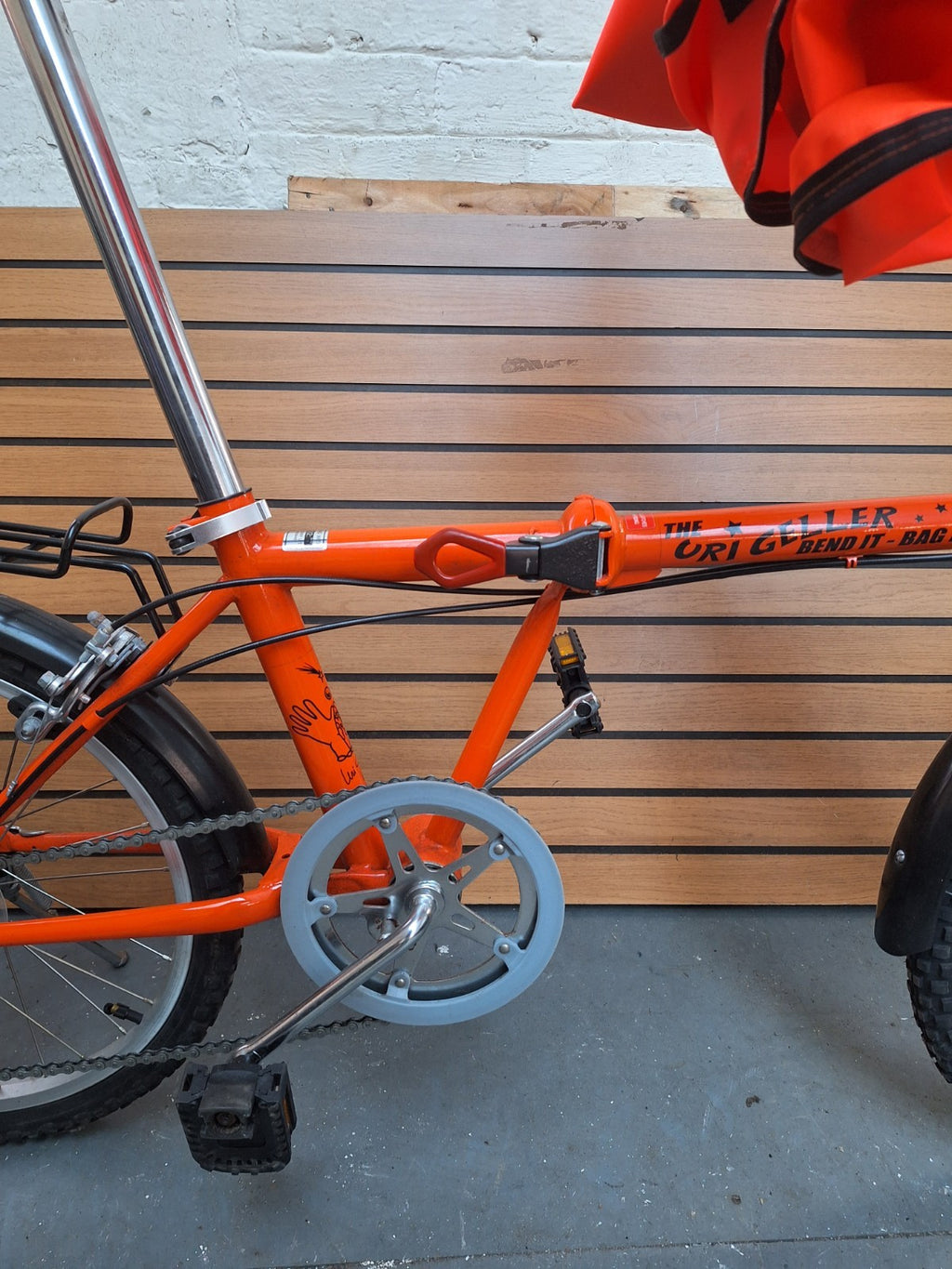 Uri Geller "Bend It Bag It Bike" Folding Bike by Neobike