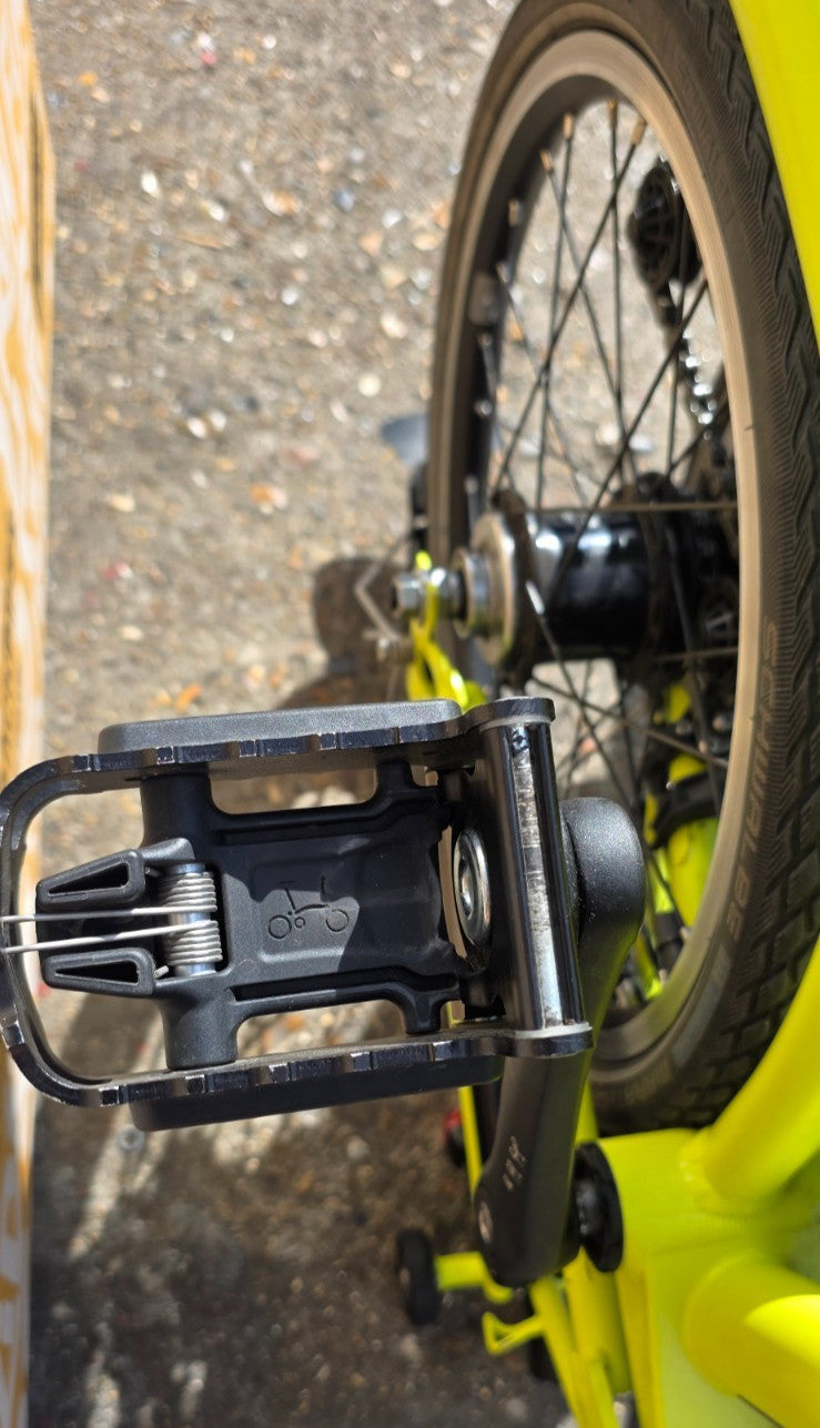Brompton Bike 6 speed C line - Yuzu green RARE - EXCELLENT CONDITION