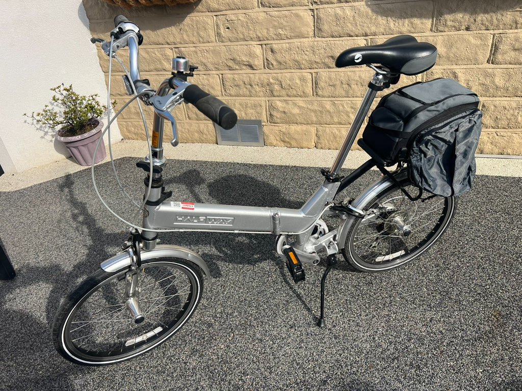 2 x Giant Halfway Folding Bike 20'' Wheels 7-Speed silver frame