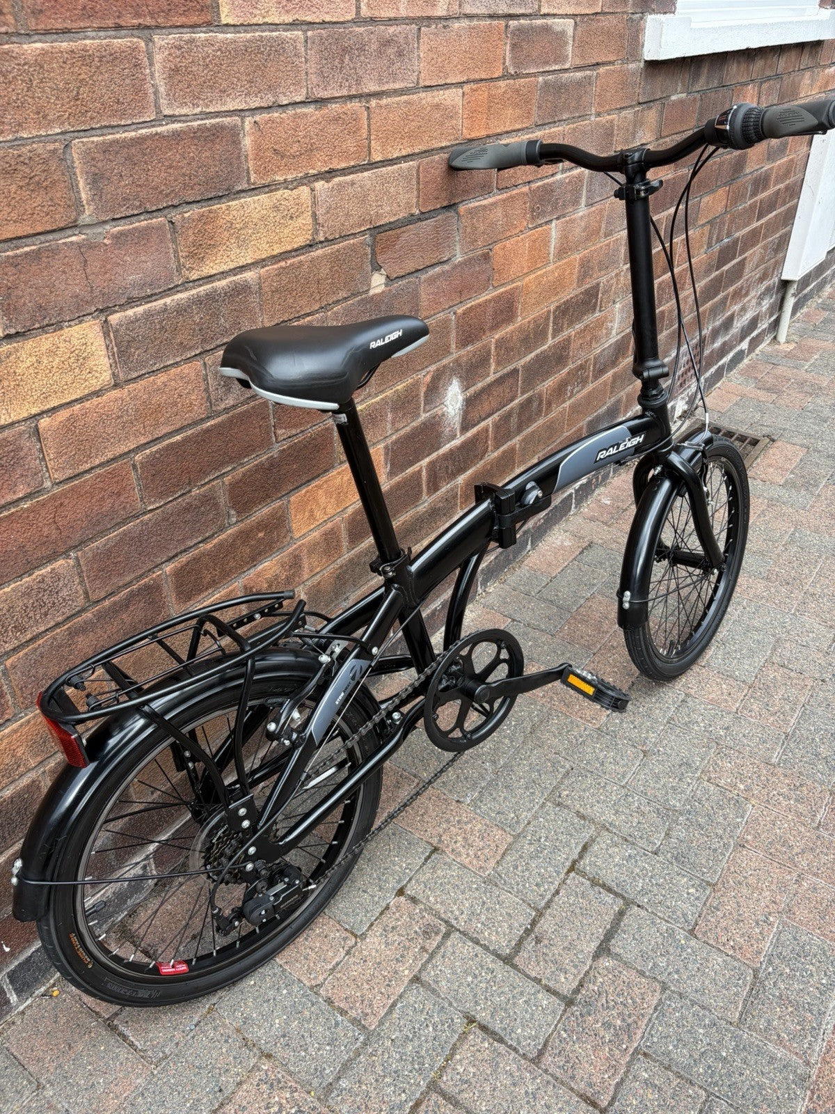 Raleigh Stowaway Folding Bike 20” 7 Speed Folding Pedals & Handlebars